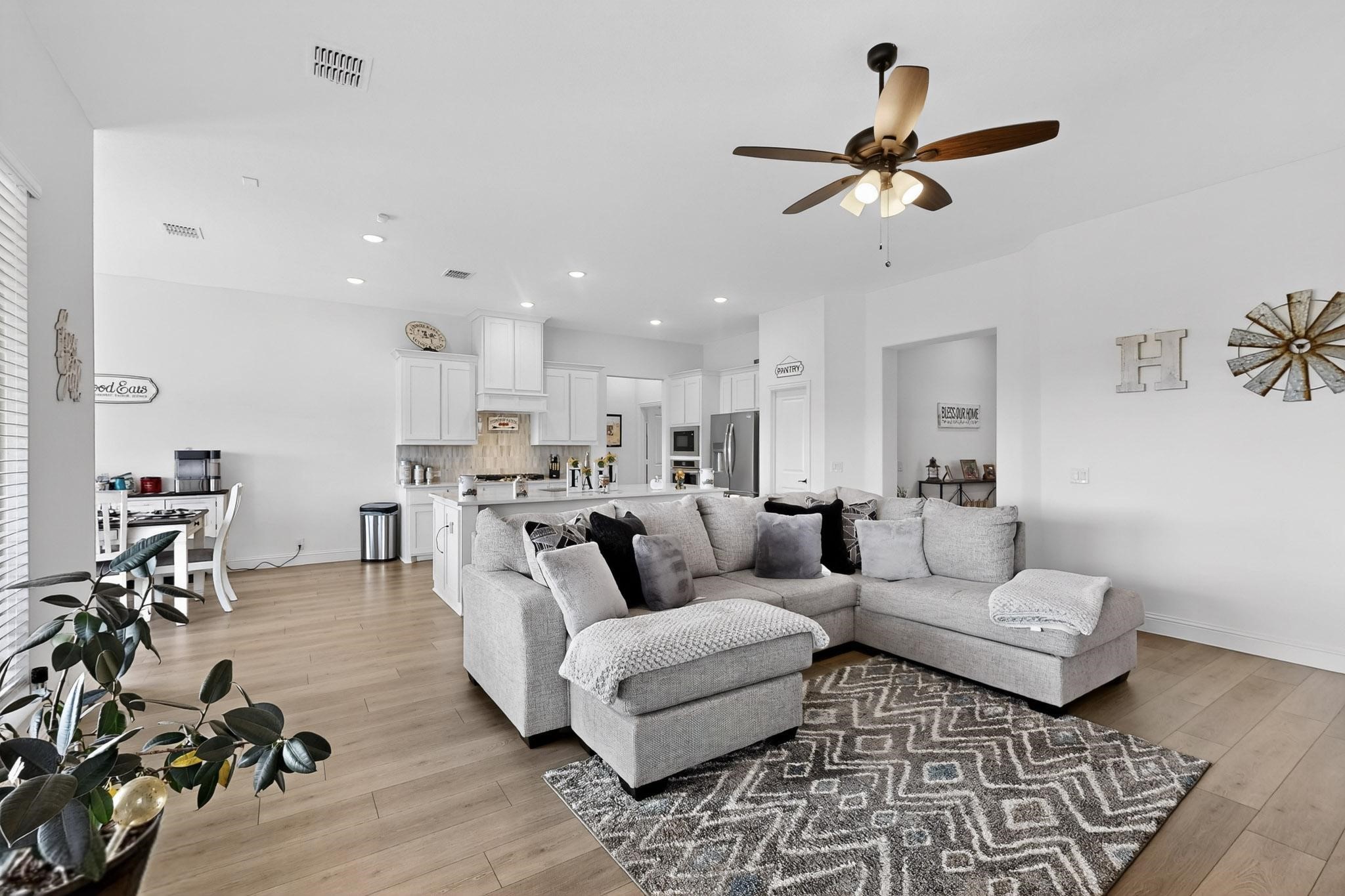 205 Lakewood Lane Ponder TX 76259