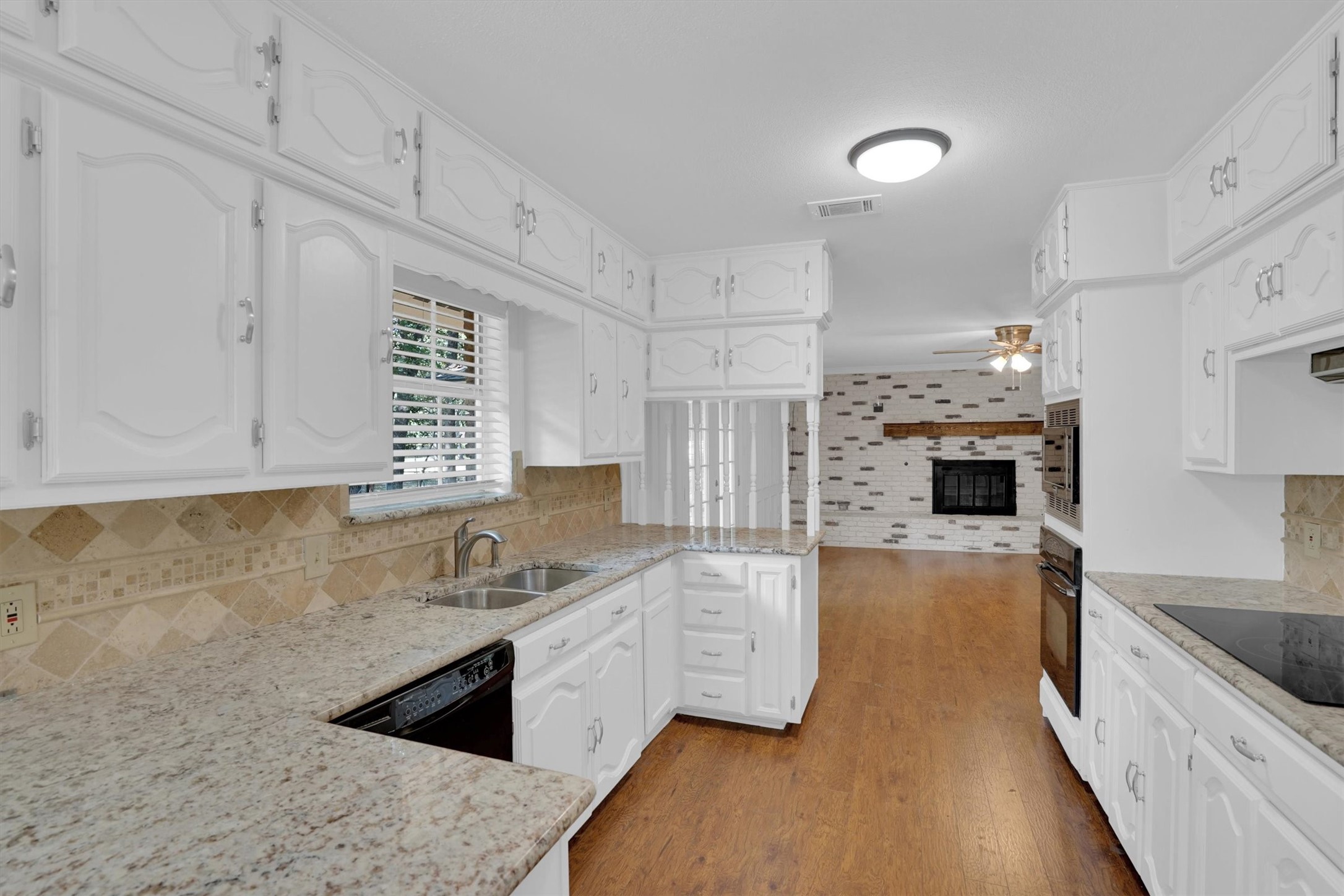 638 Arawe Circle E Irving TX 75060