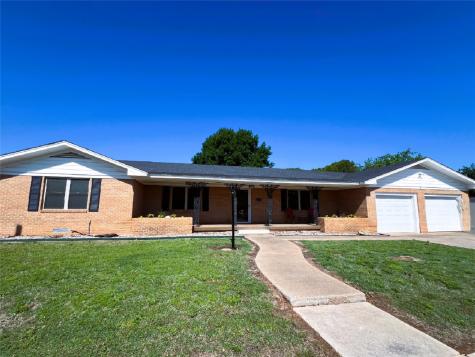 211 S Crockett Henrietta TX 76365