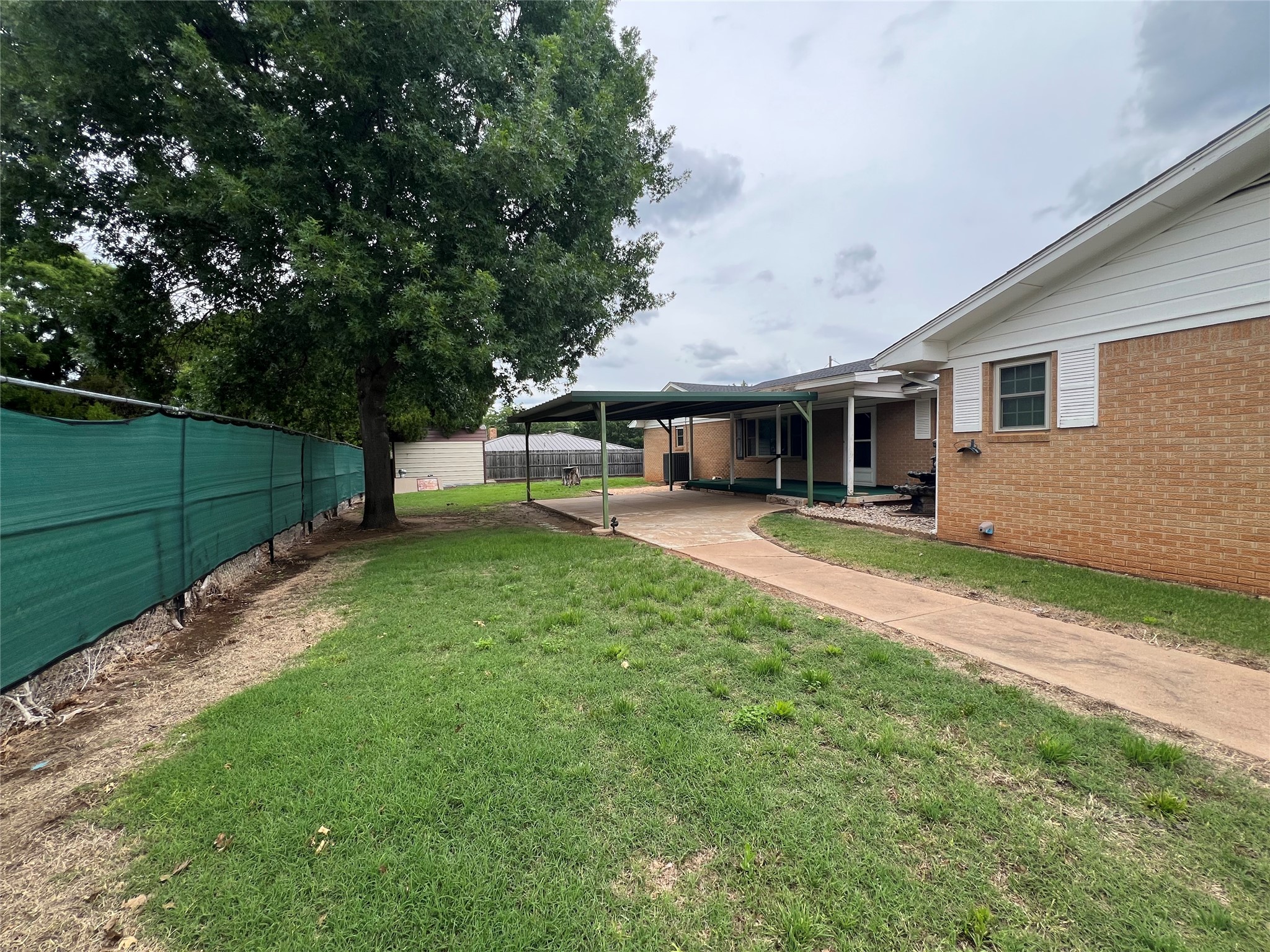 211 S Crockett Henrietta TX 76365