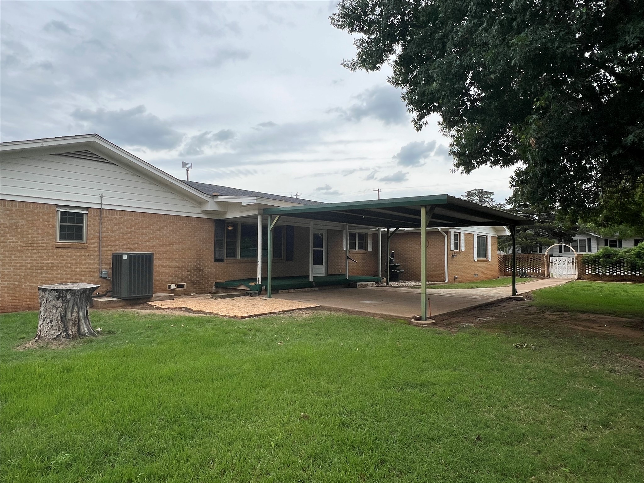 211 S Crockett Henrietta TX 76365