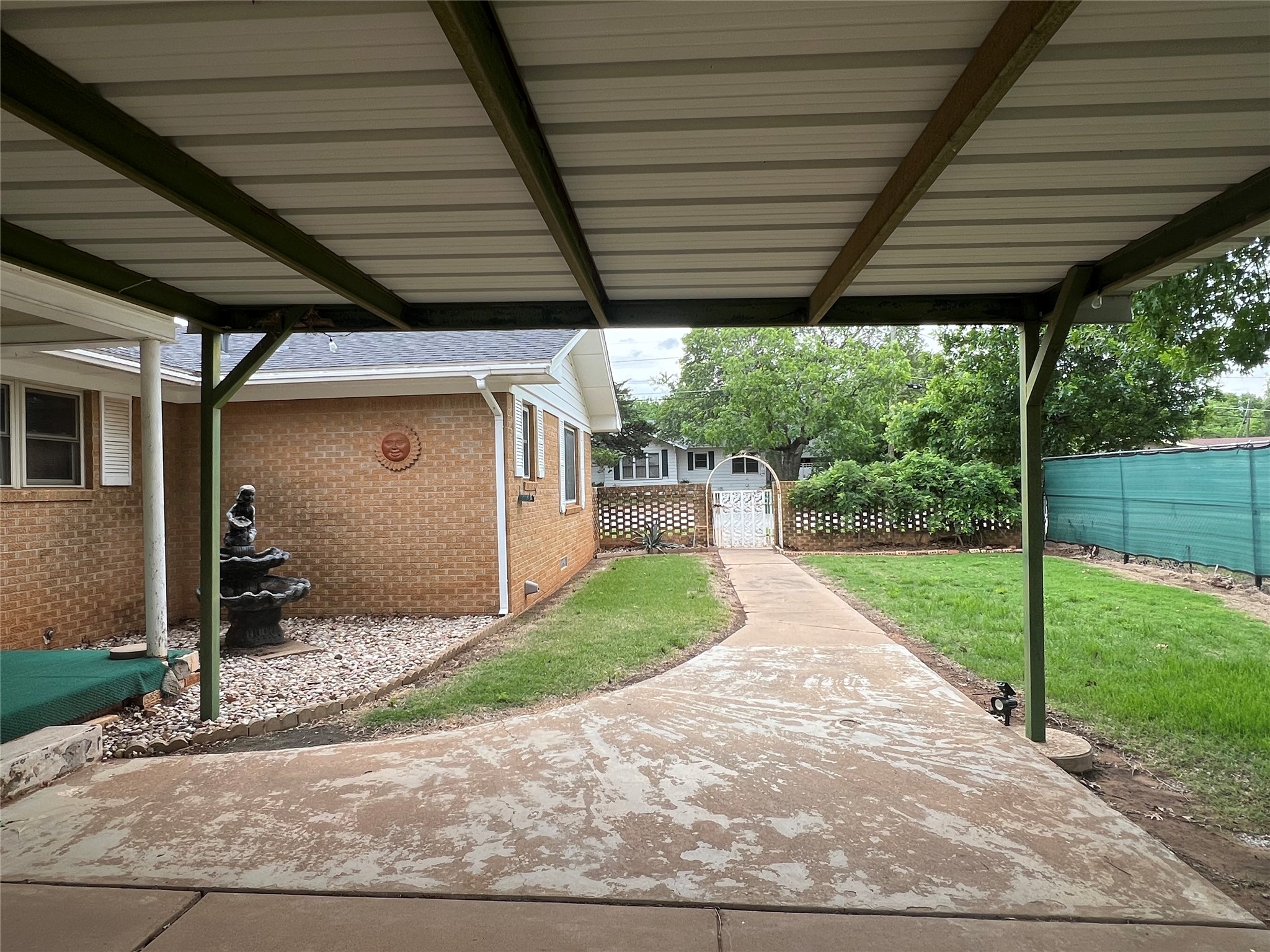 211 S Crockett Henrietta TX 76365