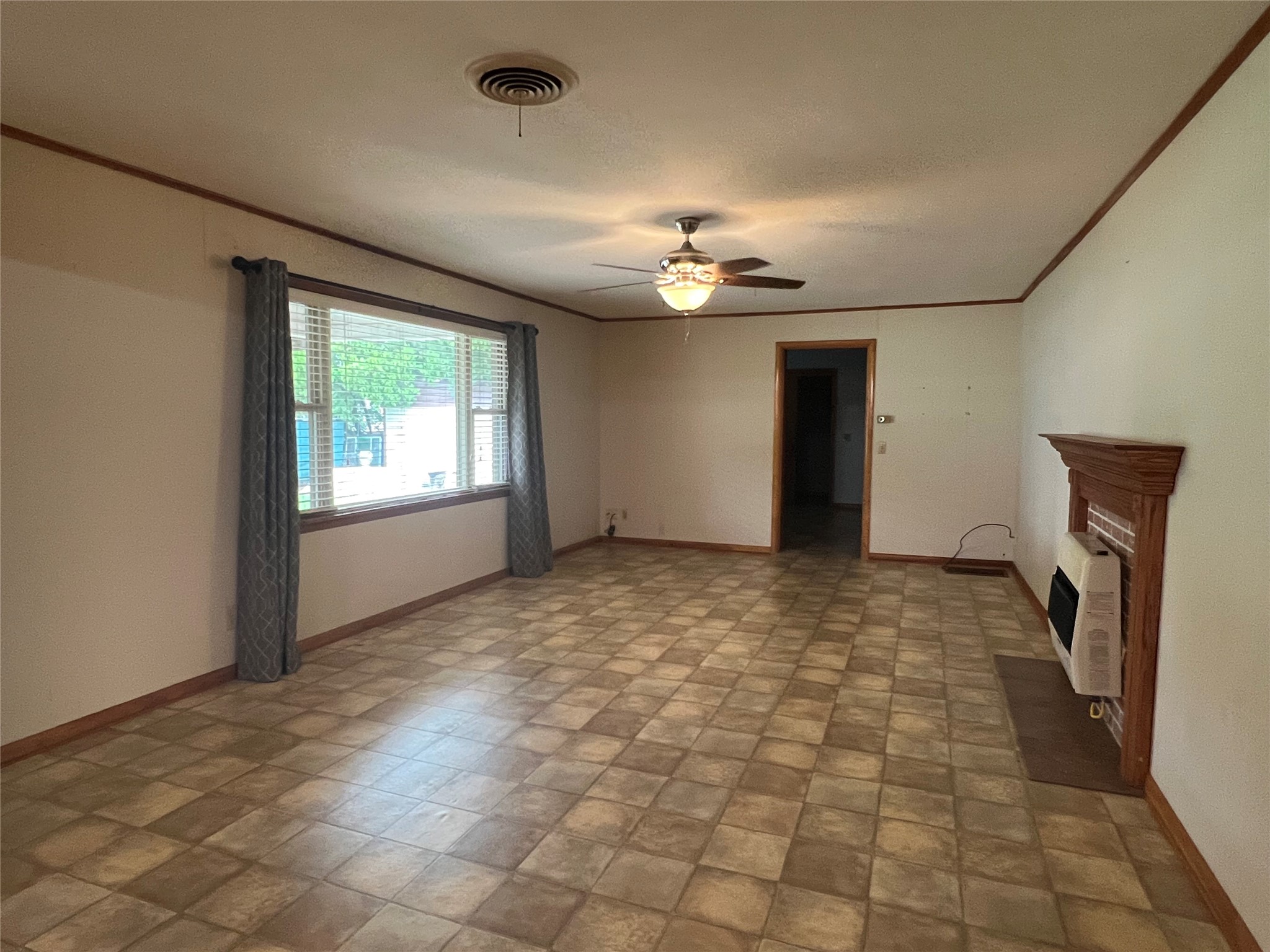 211 S Crockett Henrietta TX 76365