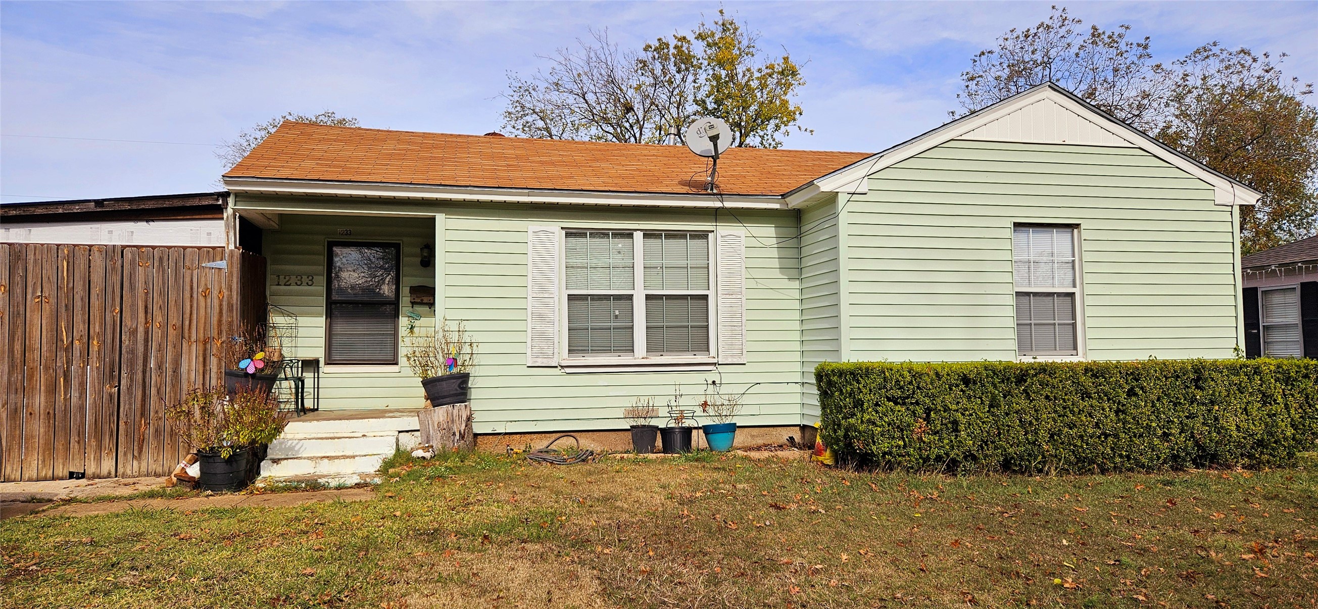 1233 Nash Street Garland TX 75040