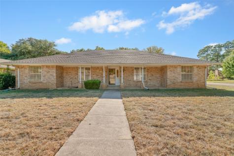 1900 Lincolnshire Drive Bedford TX 76021