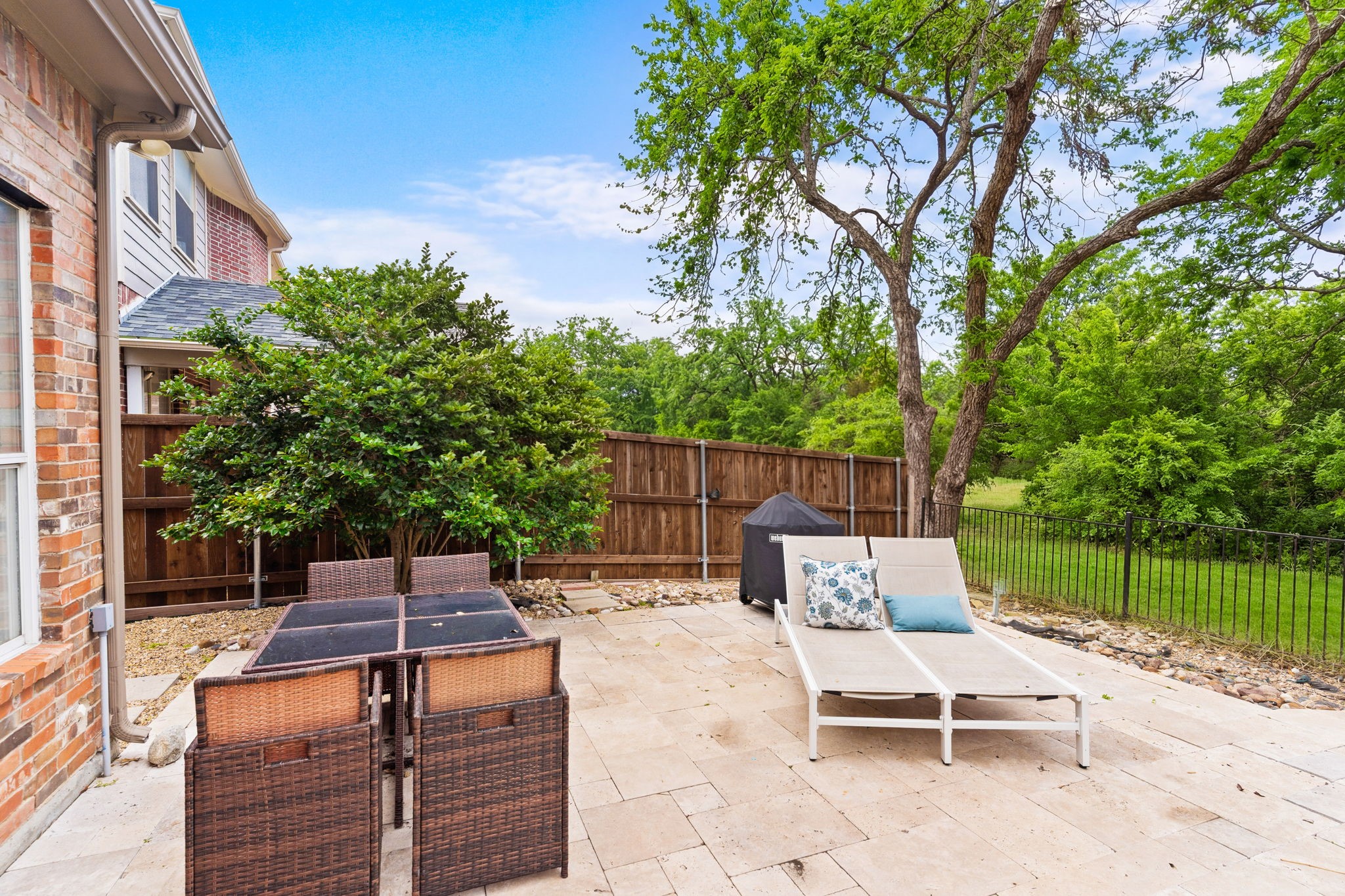 2136 Ash Grove Way Dallas TX 75228