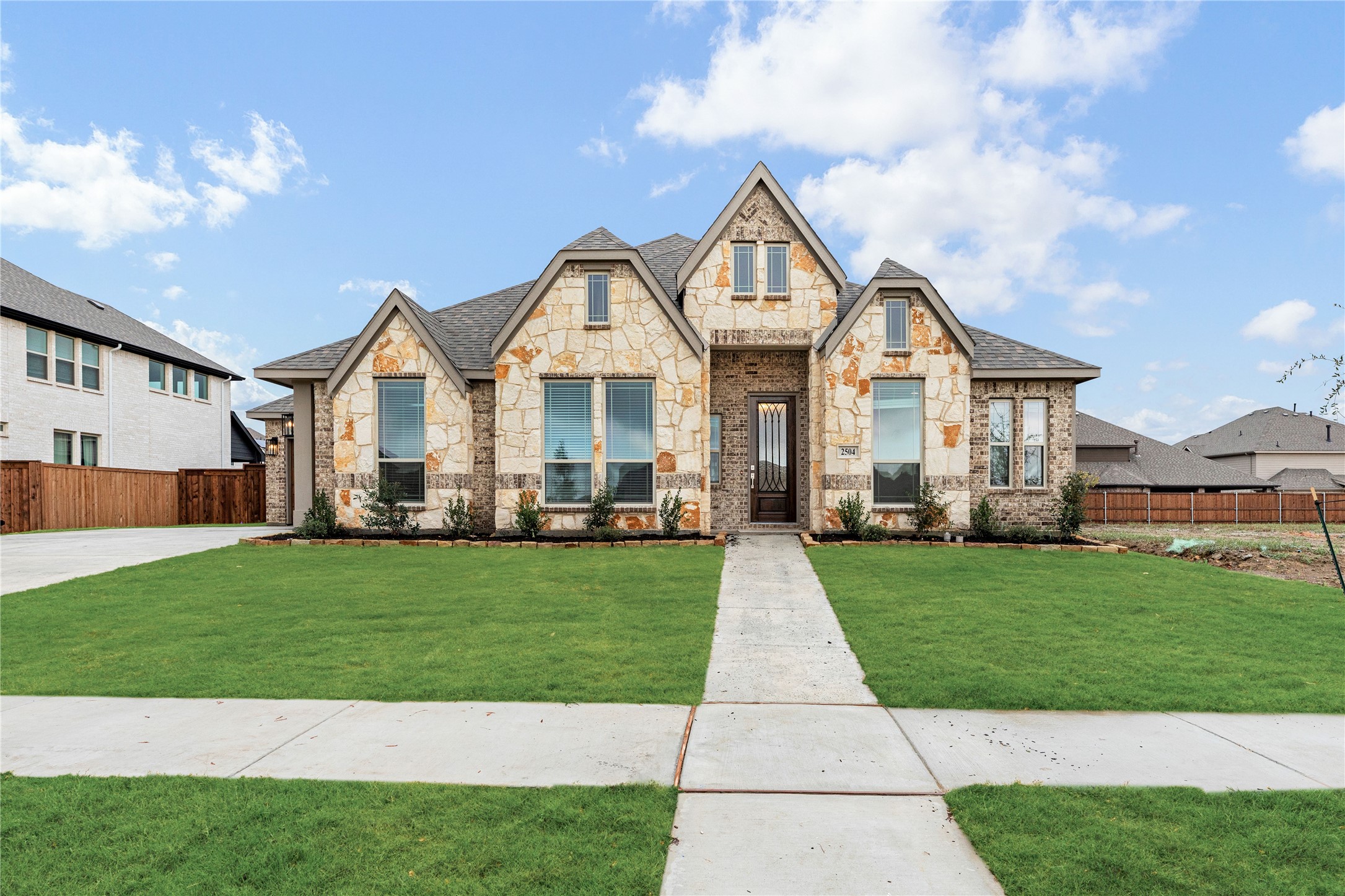 2504 Lakeway Lane Mansfield TX 76084