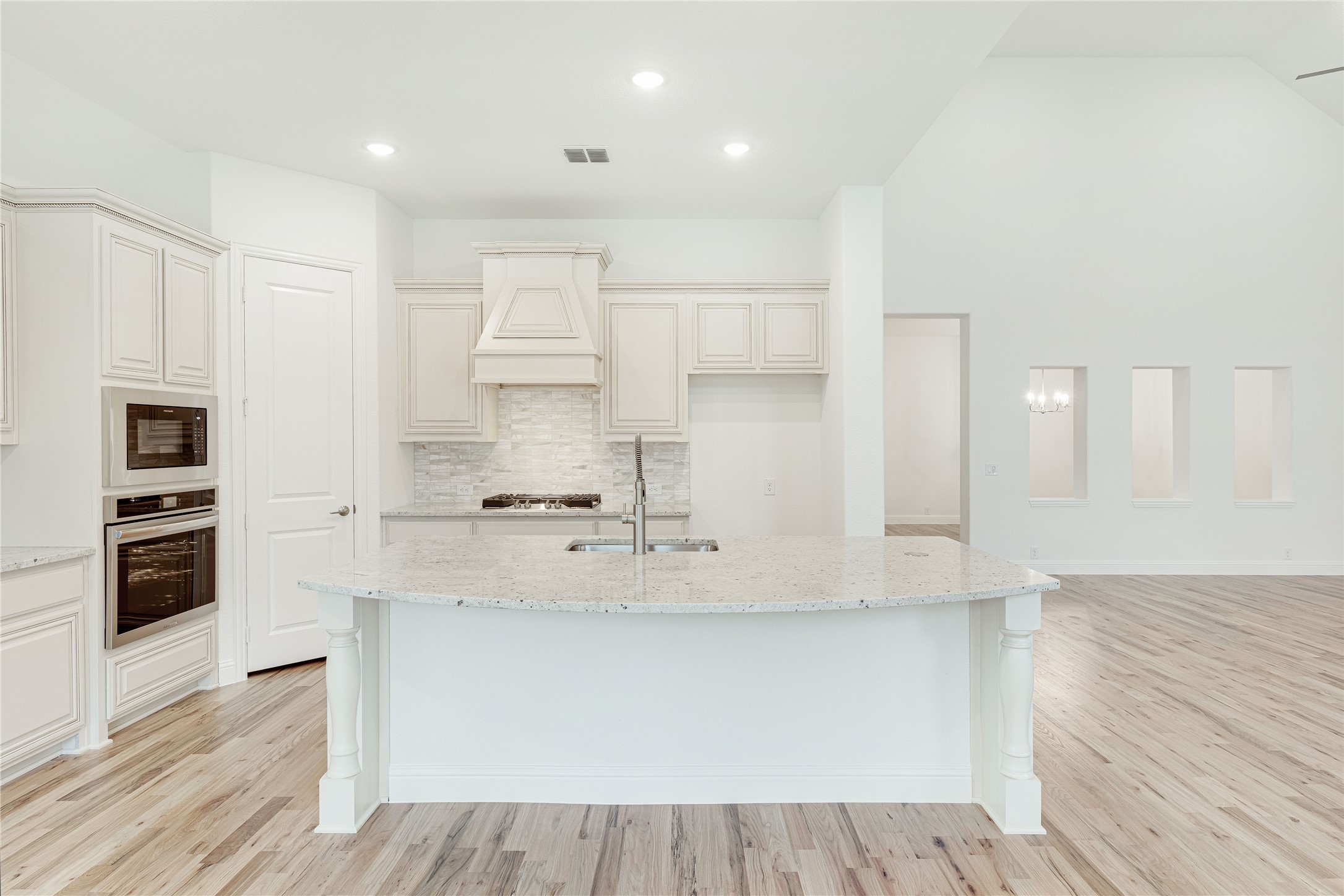 2504 Lakeway Lane Mansfield TX 76084