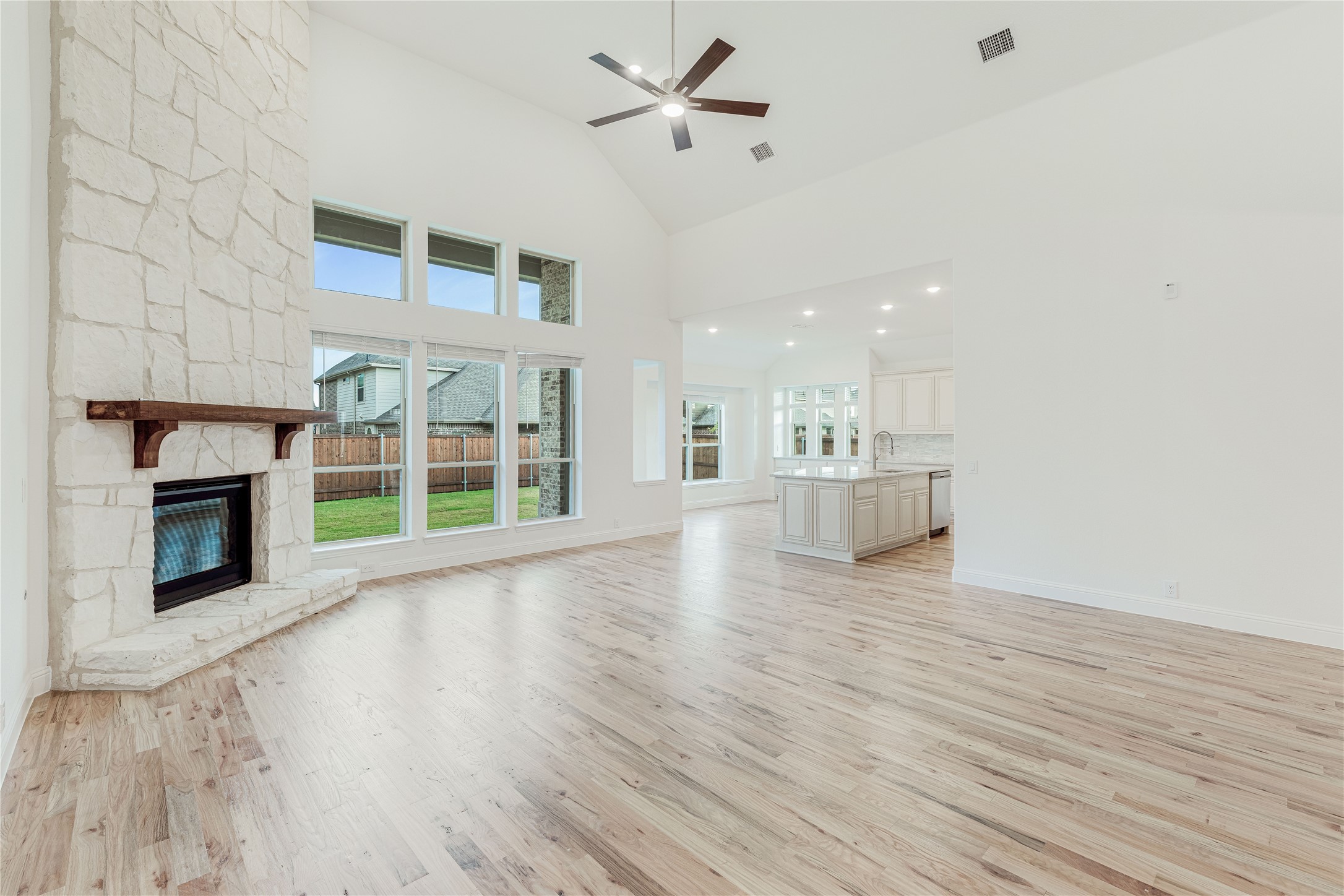 2504 Lakeway Lane Mansfield TX 76084