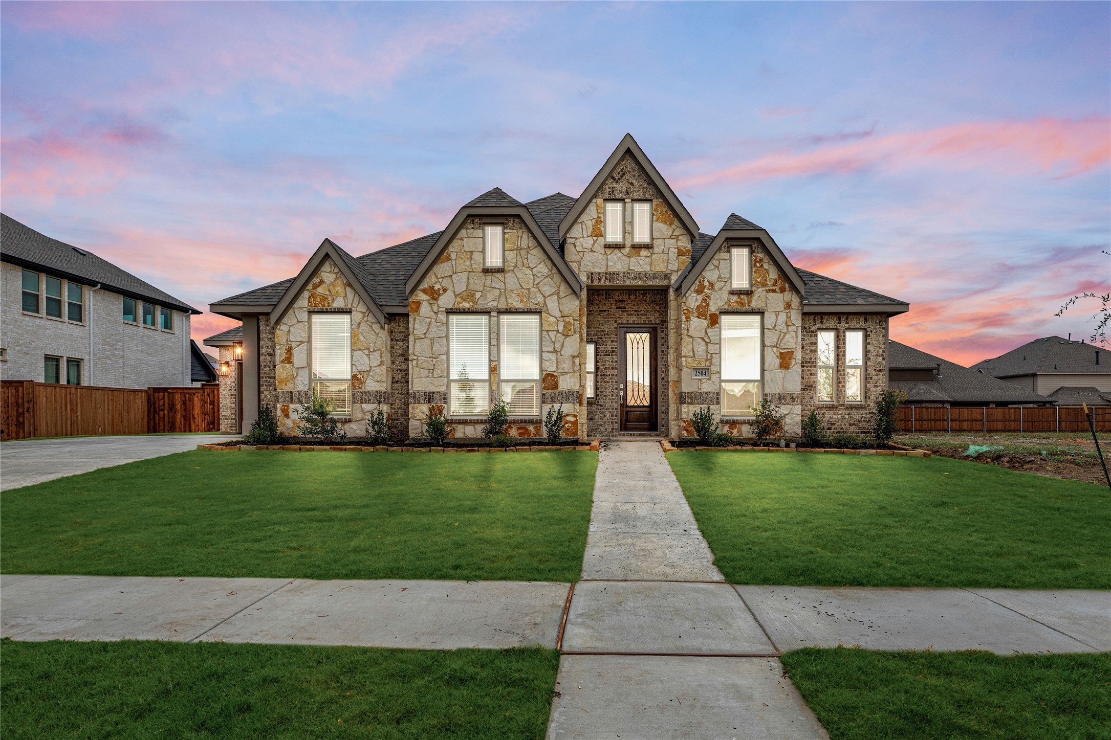 2504 Lakeway Lane Mansfield TX 76084
