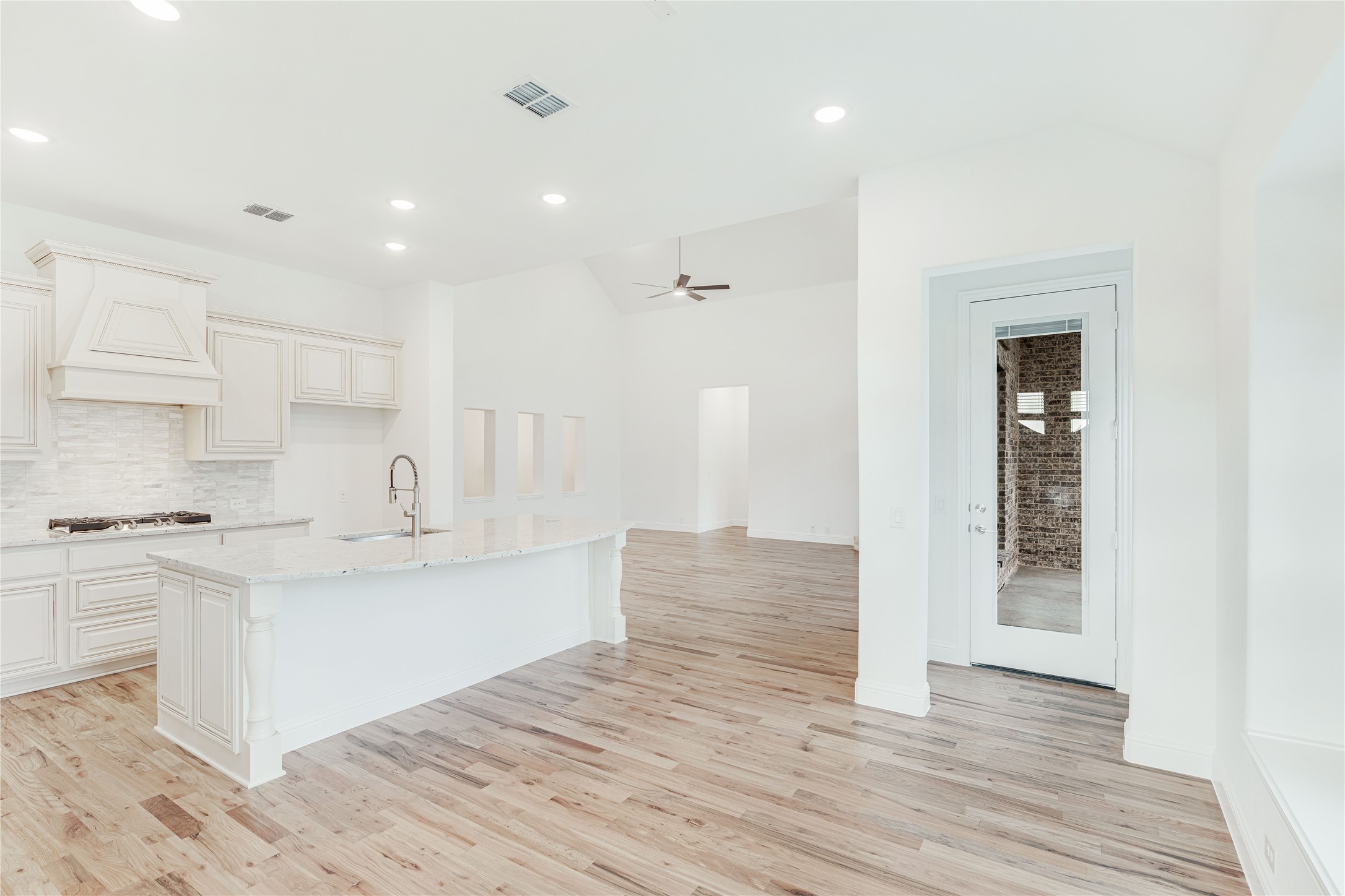 2504 Lakeway Lane Mansfield TX 76084