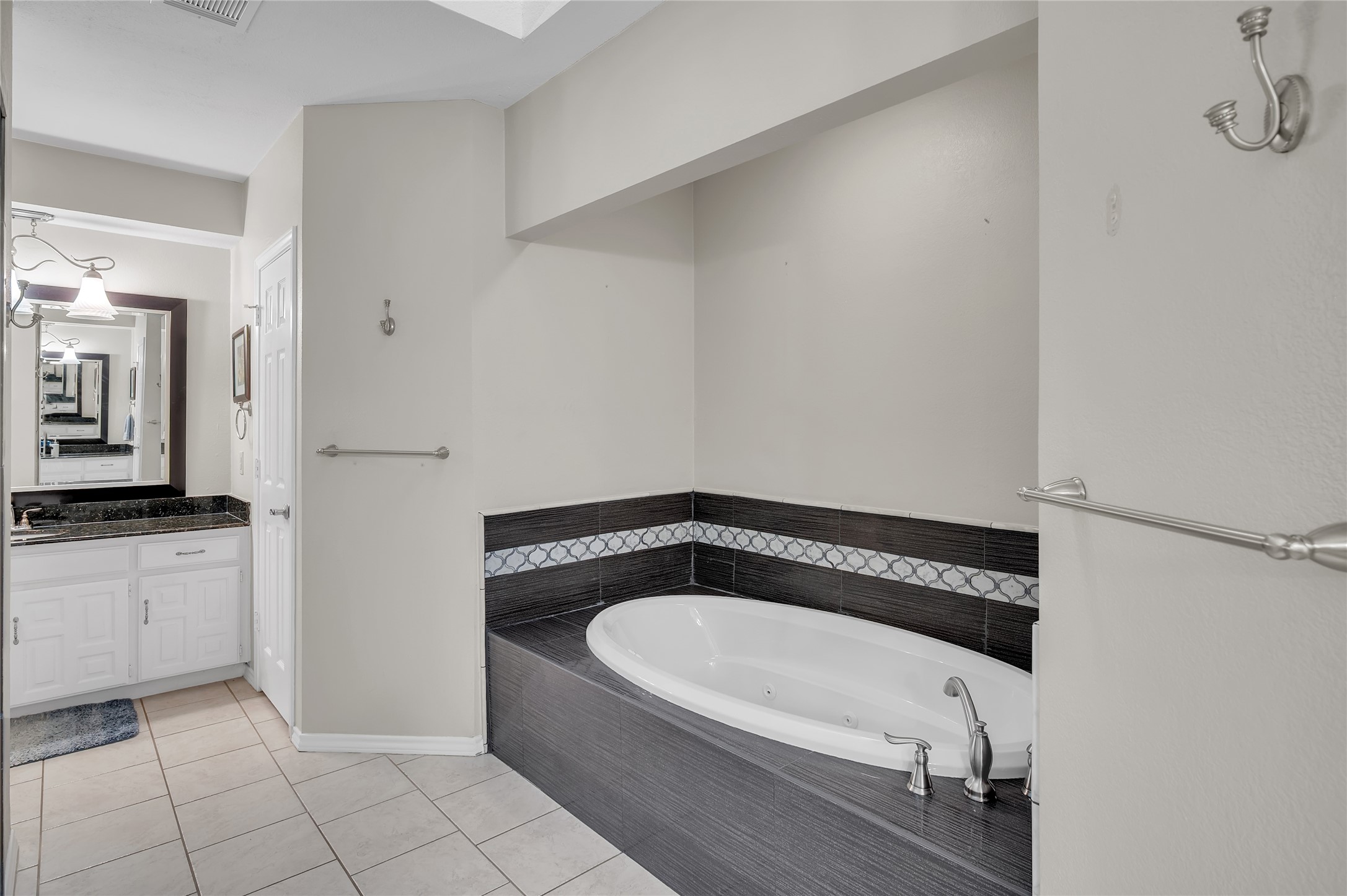 1800 Hampton Drive Bedford TX 76021