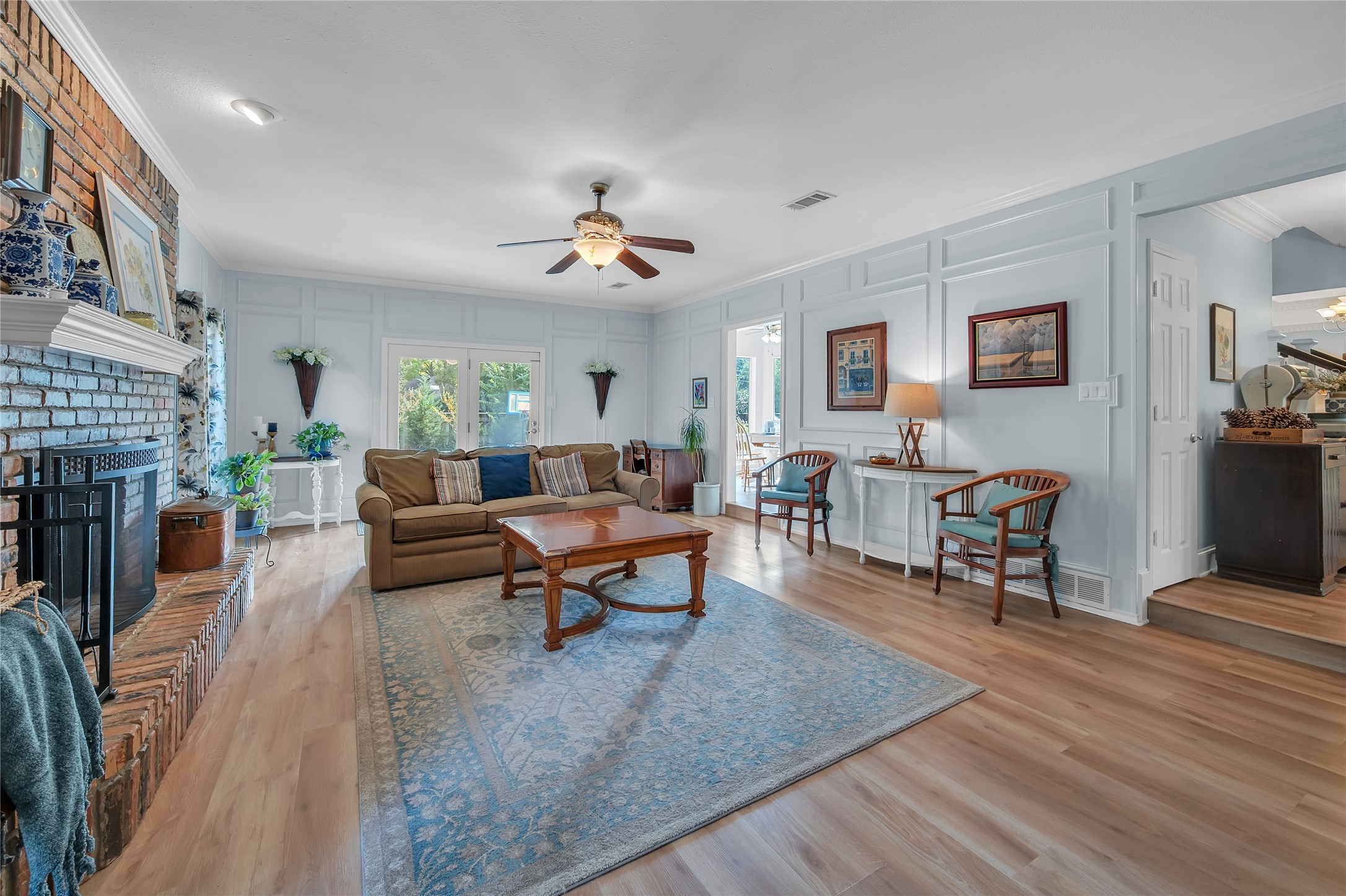 1800 Hampton Drive Bedford TX 76021