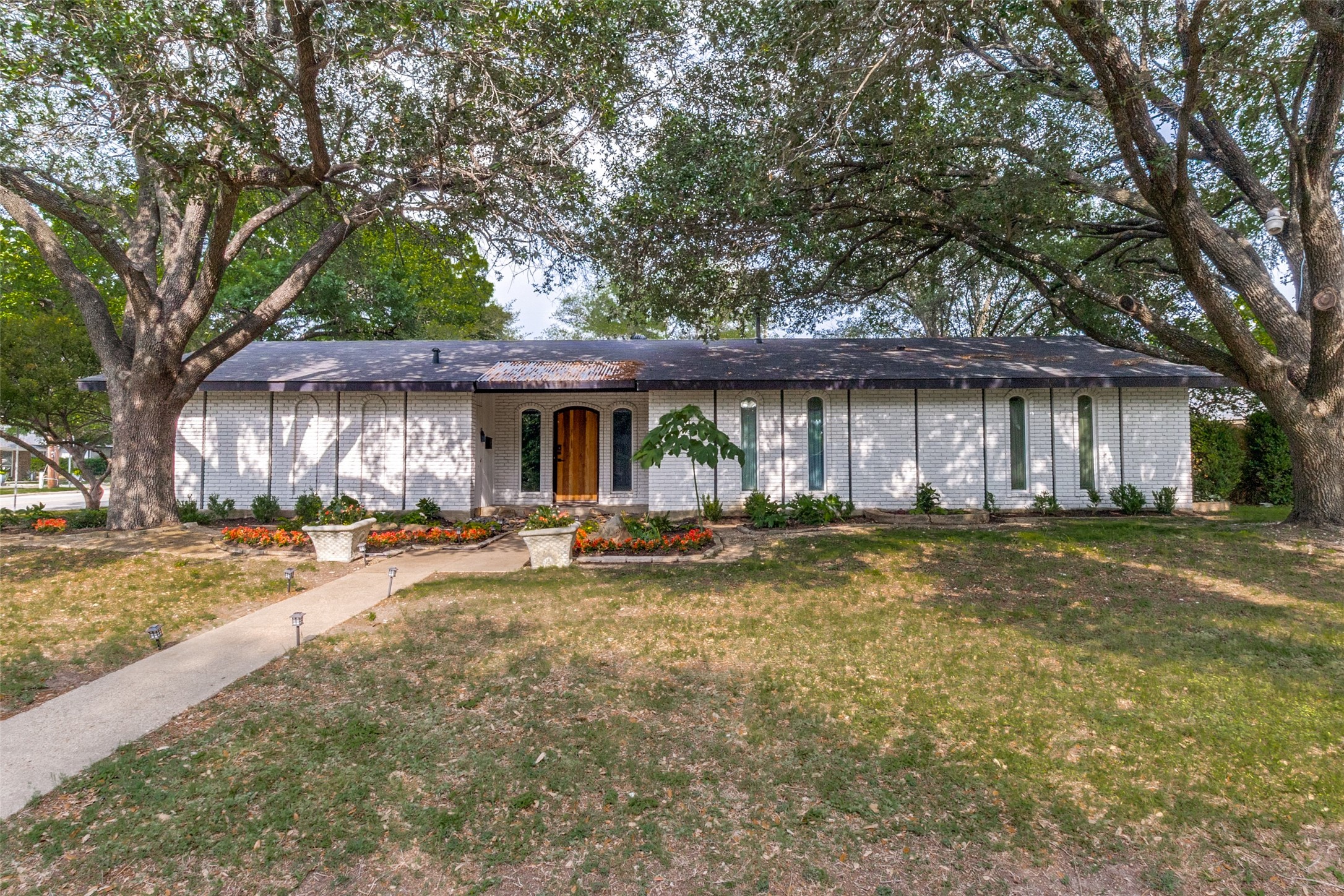 9038 Flicker Lane Dallas TX 75238