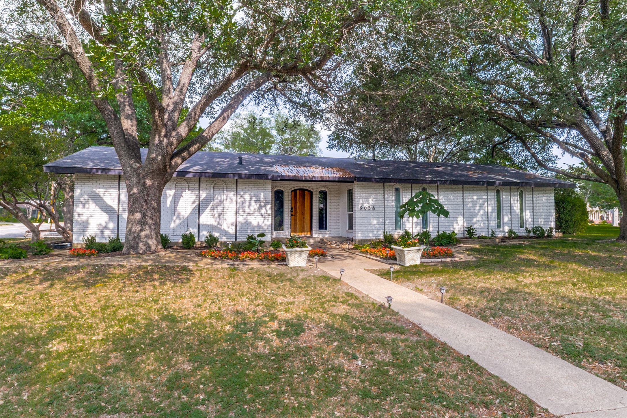9038 Flicker Lane Dallas TX 75238