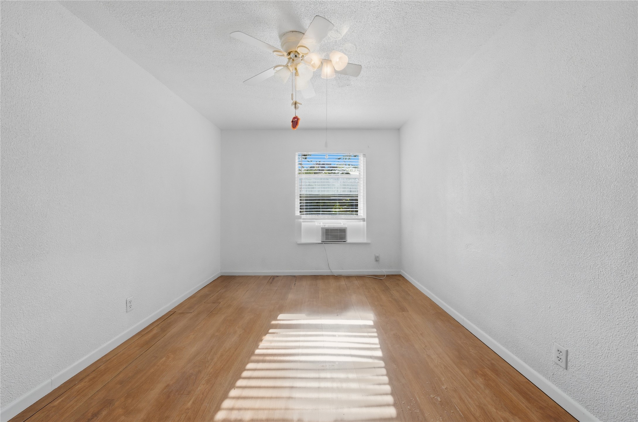 28008 W Oak Ridge Road Kemp TX 75143