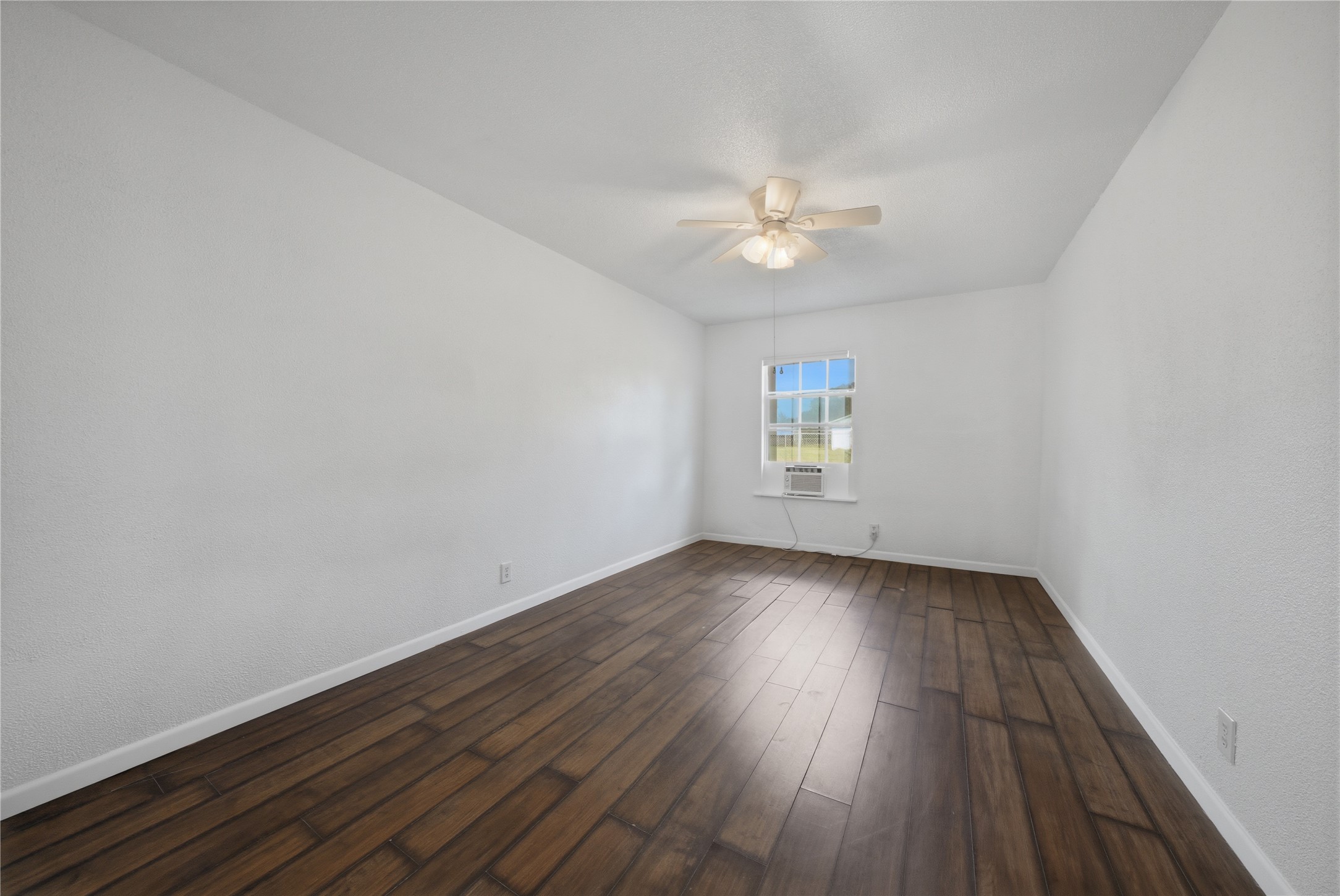 28008 W Oak Ridge Road Kemp TX 75143