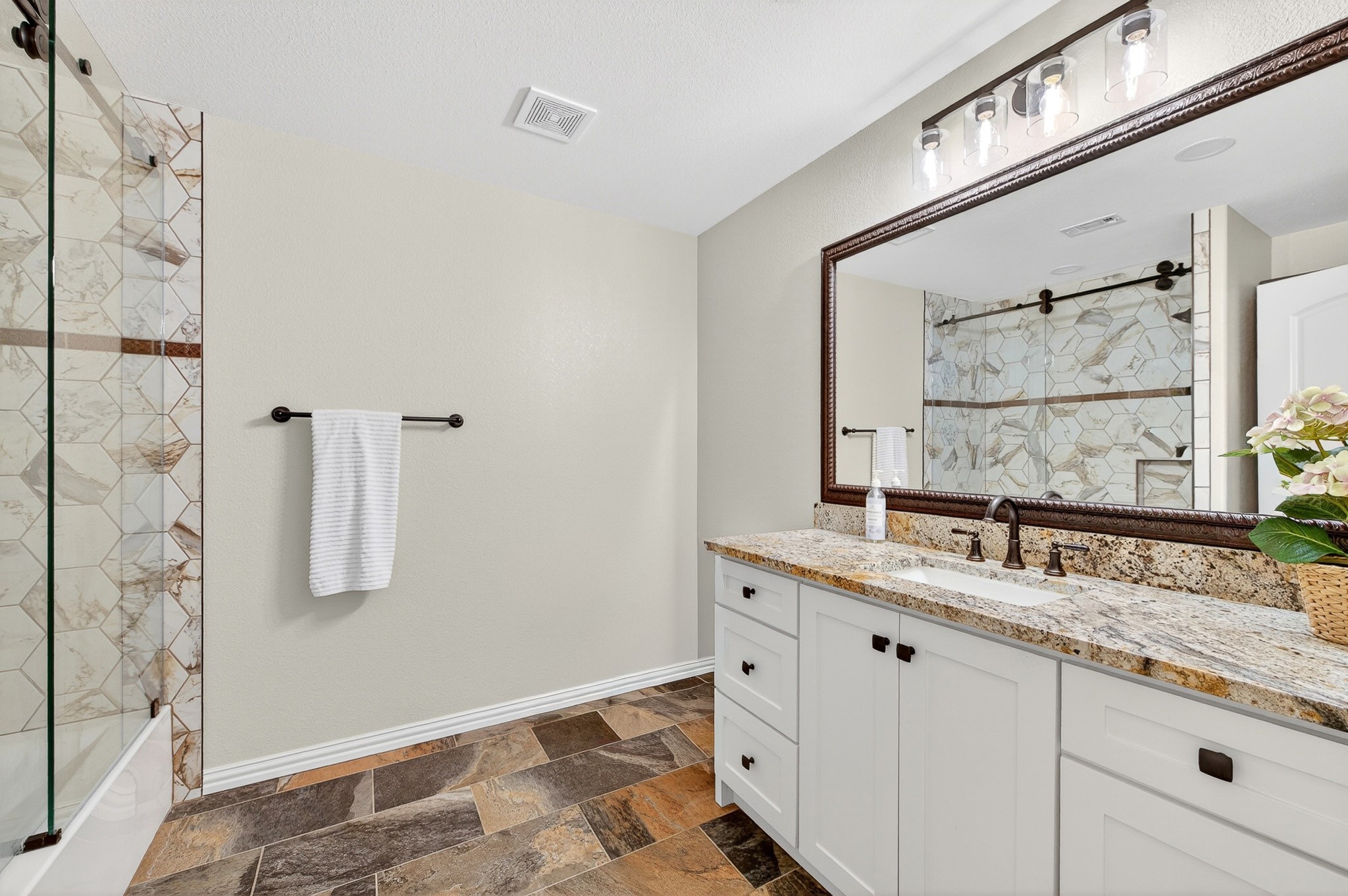 3617 Vineyard Way Farmers Branch TX 75234