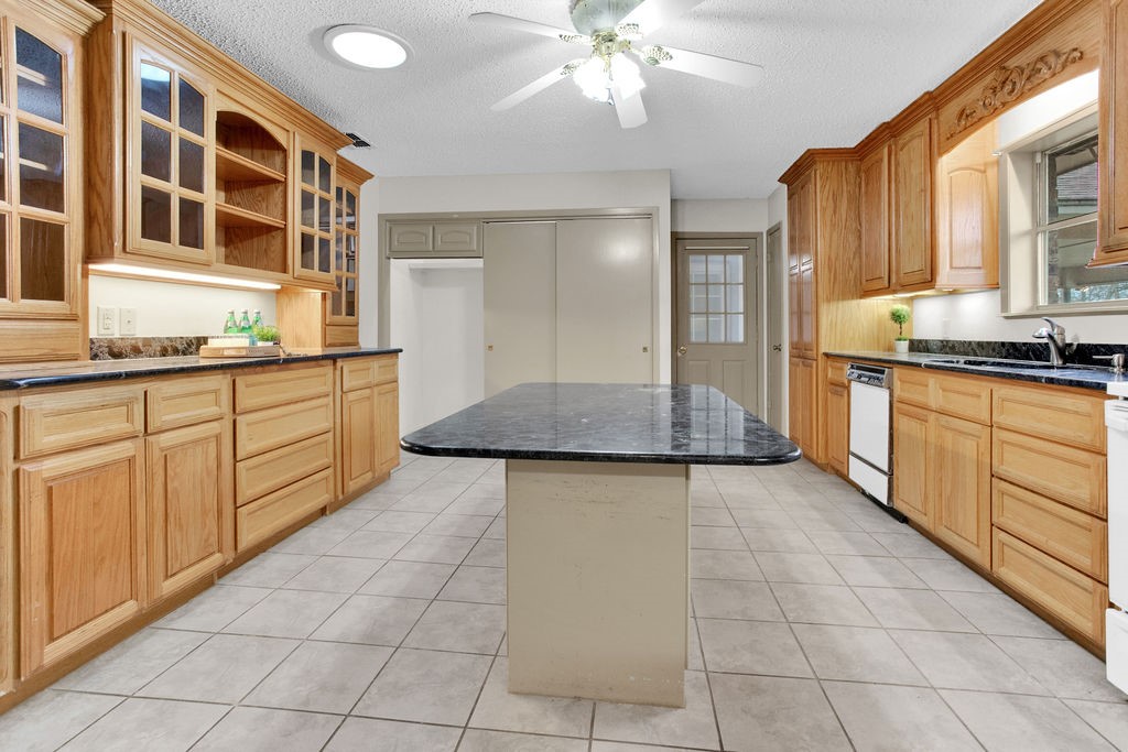 307 Easy Drive Hideaway TX 75771