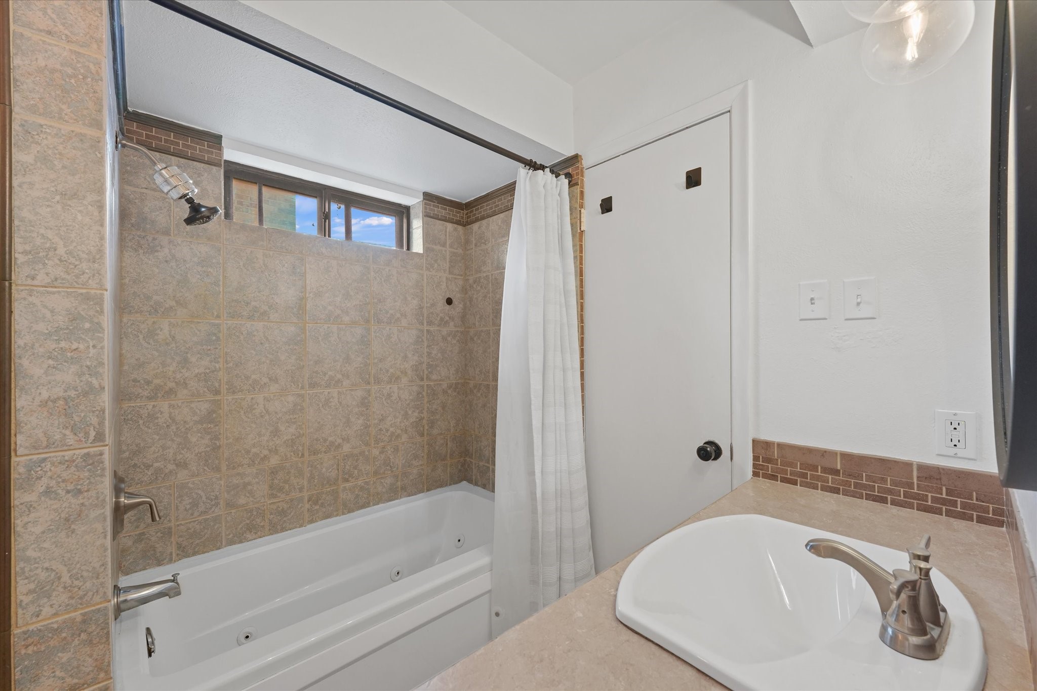 1426 Lexington Drive Garland TX 75041