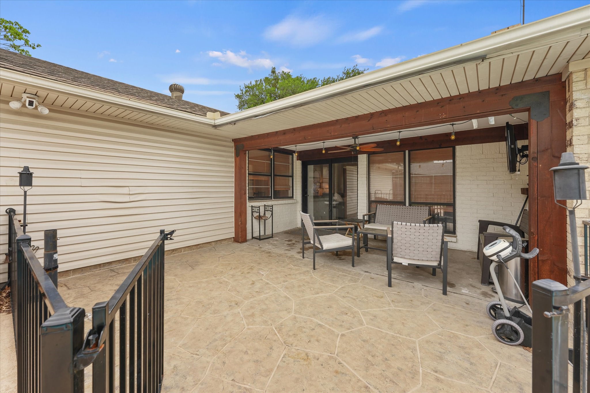 1426 Lexington Drive Garland TX 75041