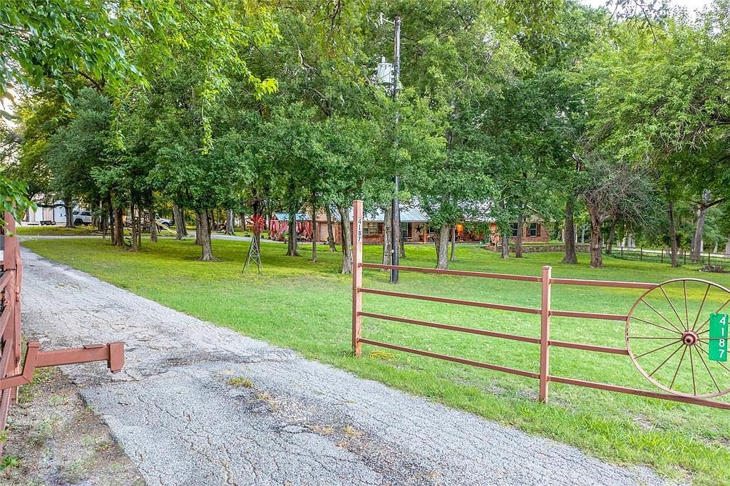 4187 County Road 412 Mckinney TX 75071