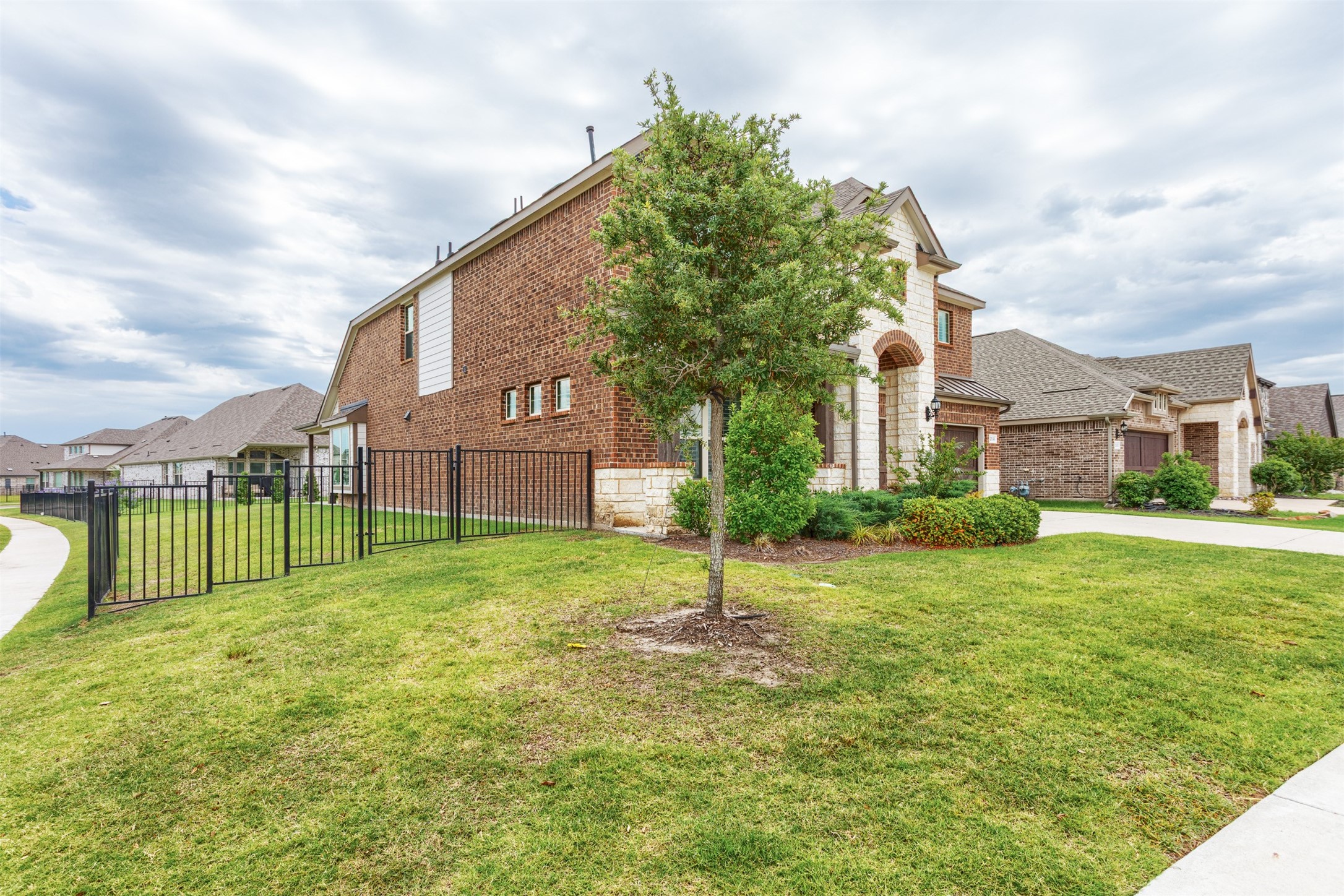 2536 Governors Boulevard Heath TX 75126