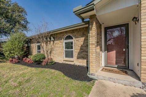 714 Woodlawn Lane Grand Prairie TX 75052