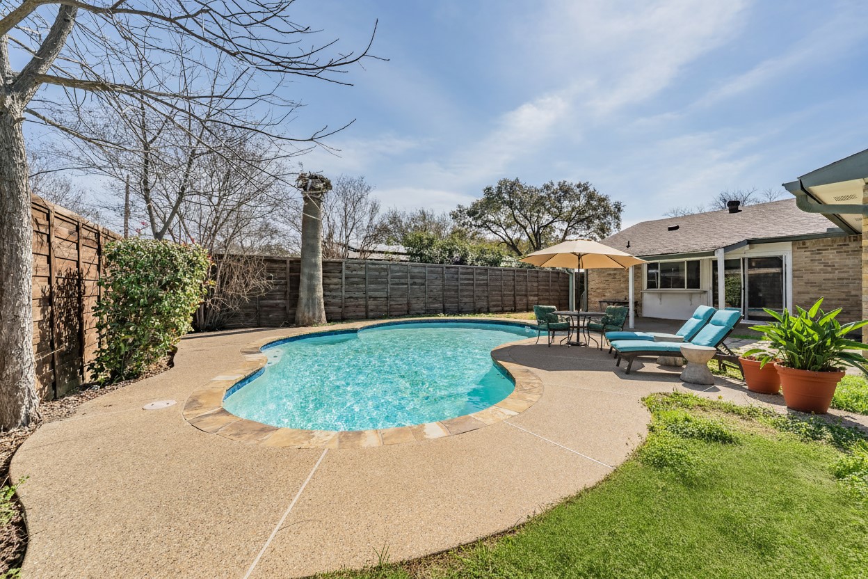 714 Woodlawn Lane Grand Prairie TX 75052