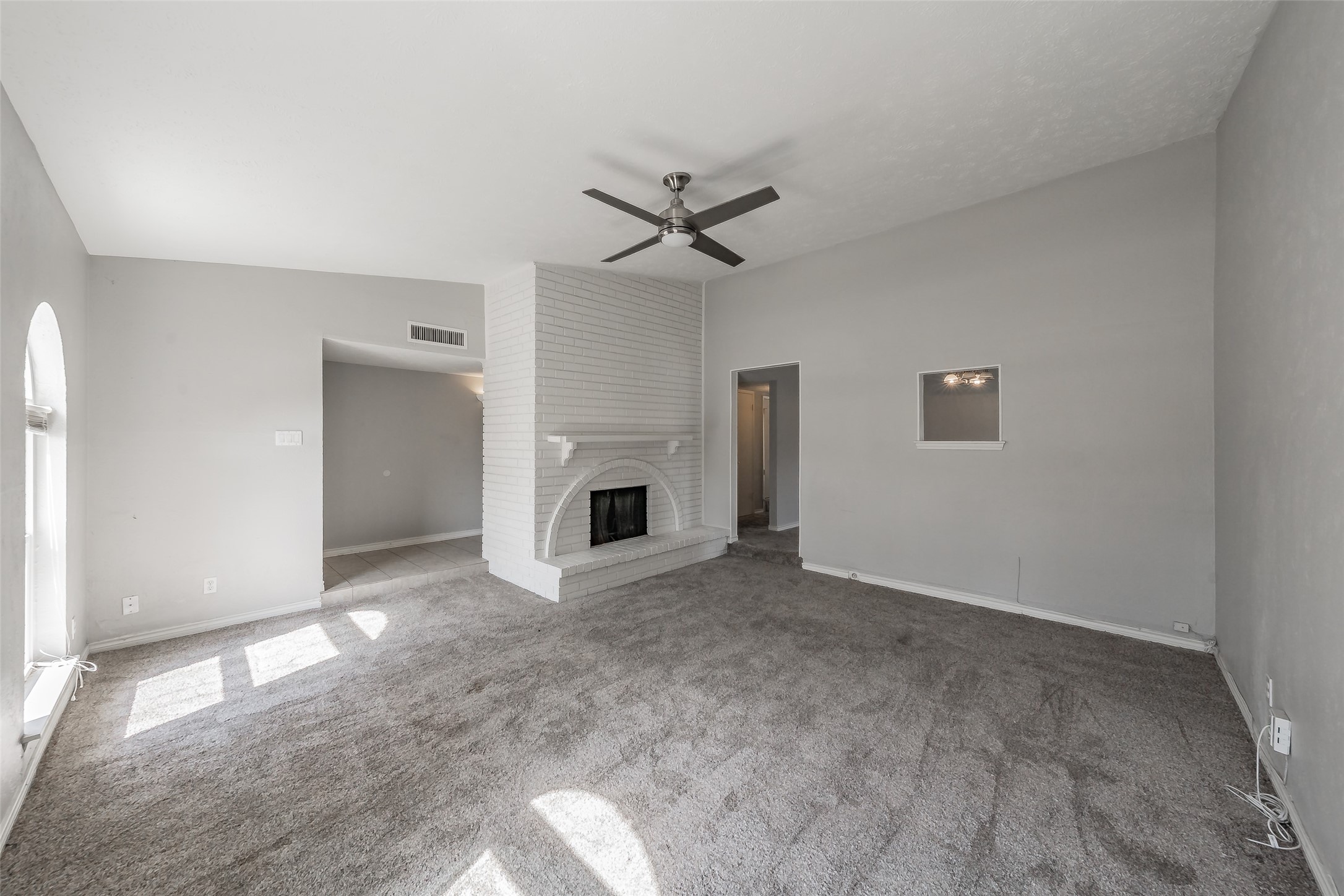 714 Woodlawn Lane Grand Prairie TX 75052