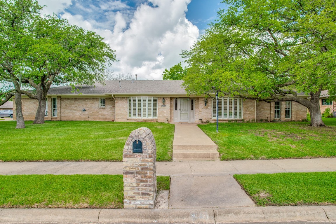 1649 Crescent Drive Sherman TX 75092
