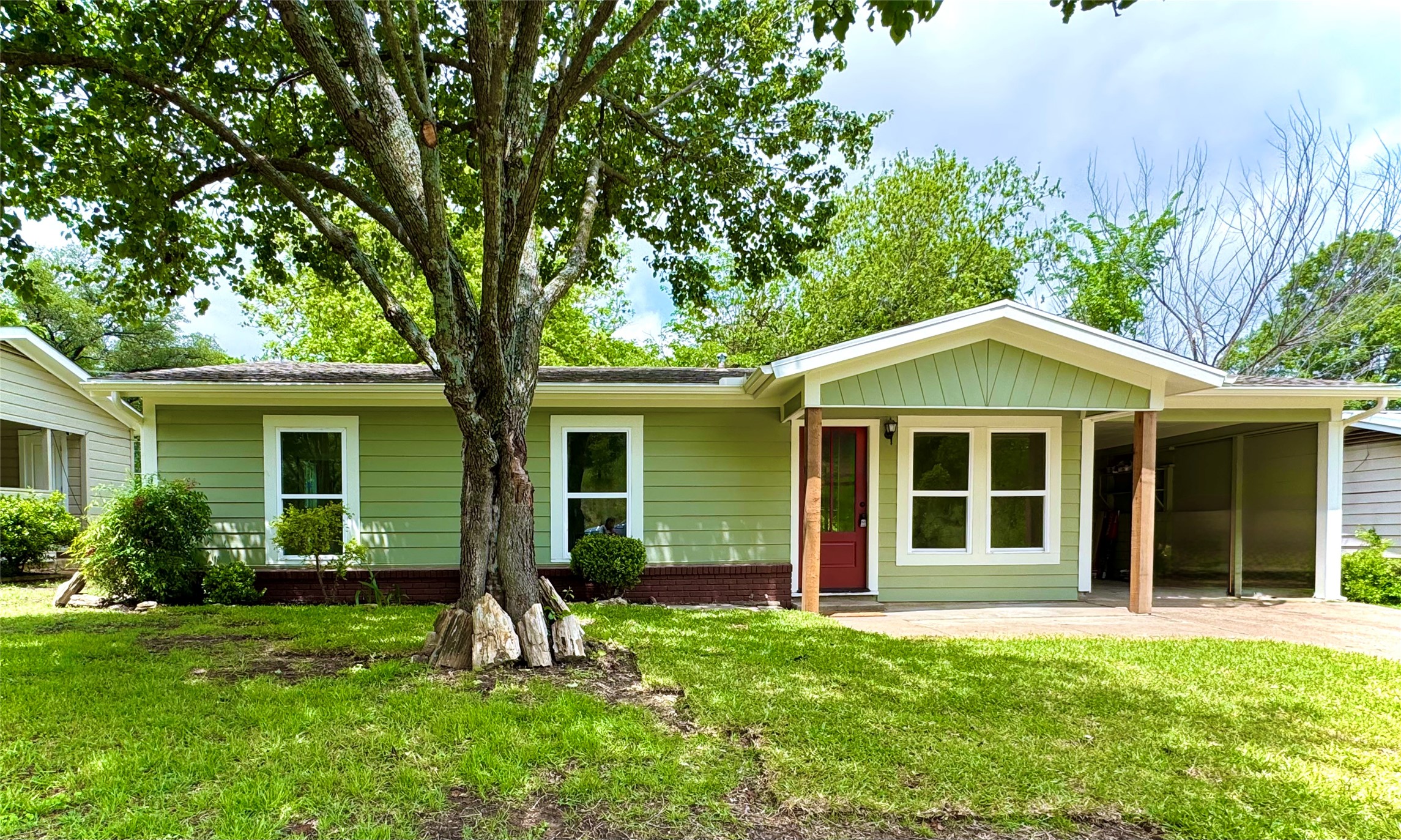 318 Live Oak Lane Weatherford TX 76086
