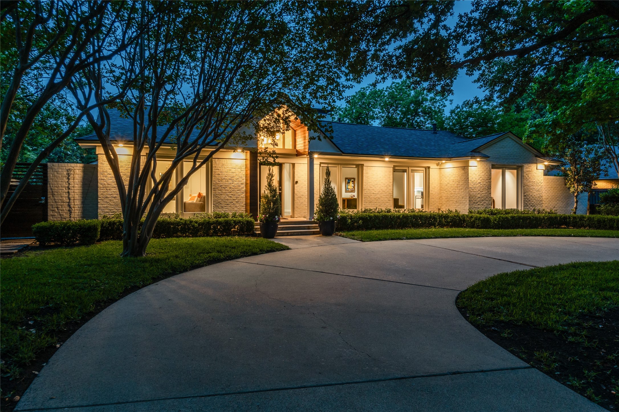 5210 Edmondson Avenue Dallas TX 75209