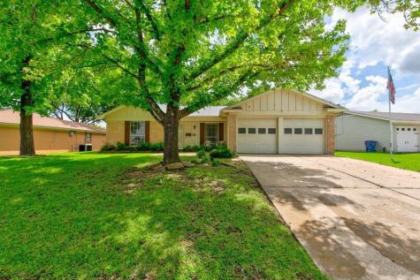 425 Linda Drive Burleson TX 76028