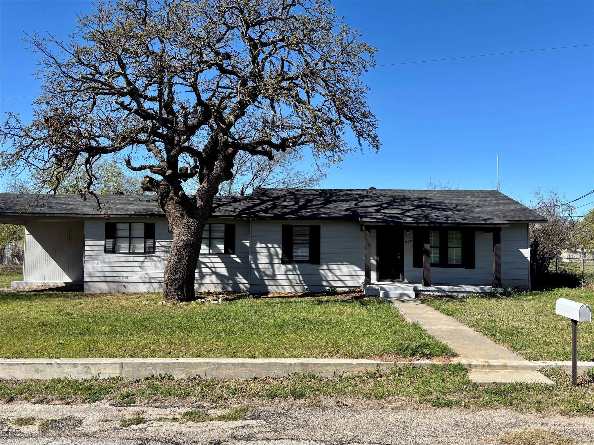 607 Baylor Street Nocona TX 76255