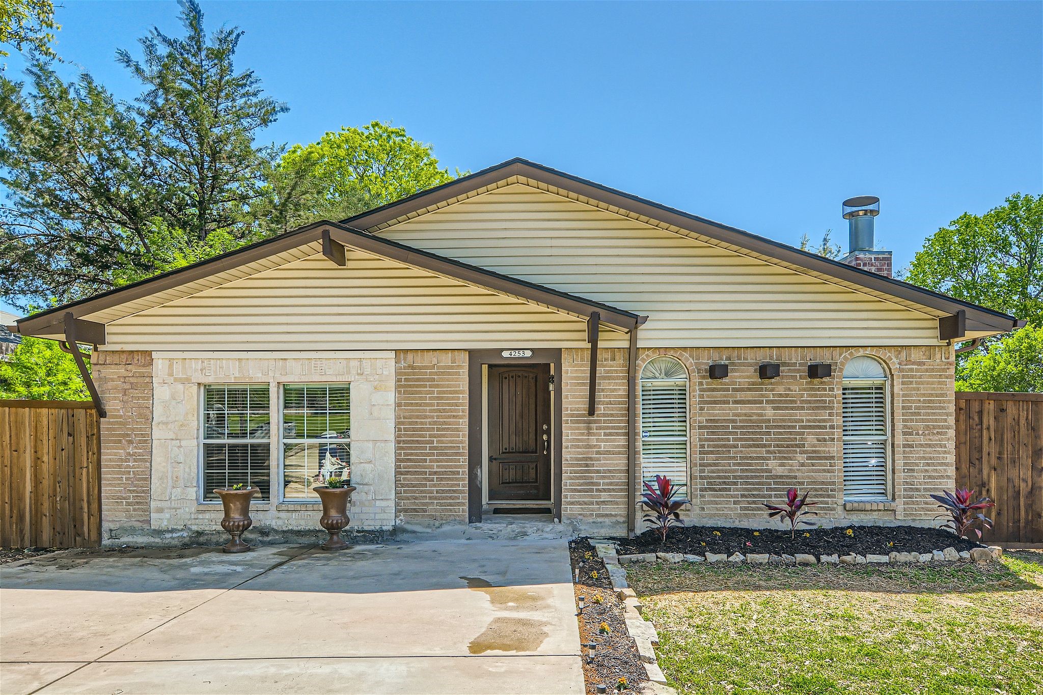 4253 Hartford Drive Garland TX 75043
