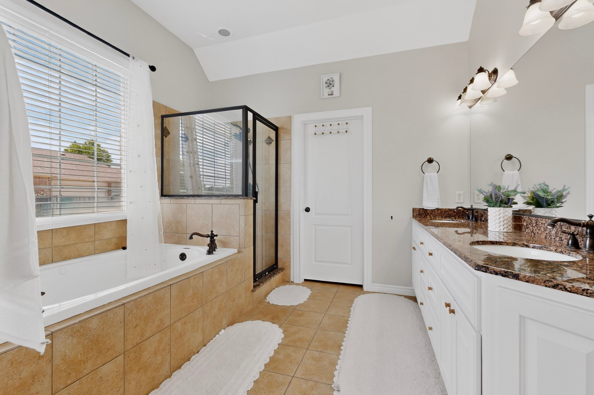 15144 Delaney Lane Talty TX 75126