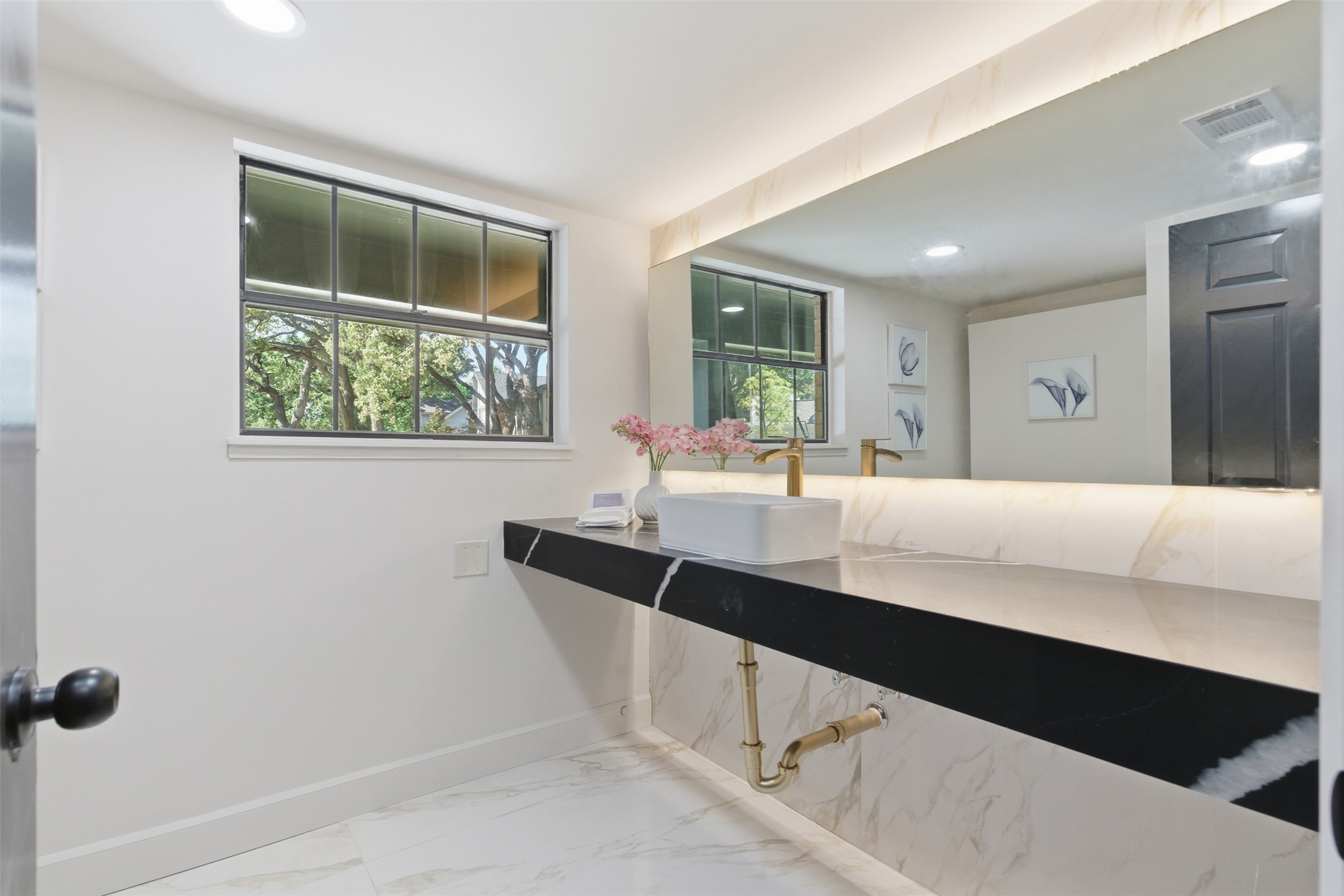 401 Rocky Canyon Court Arlington TX 76011