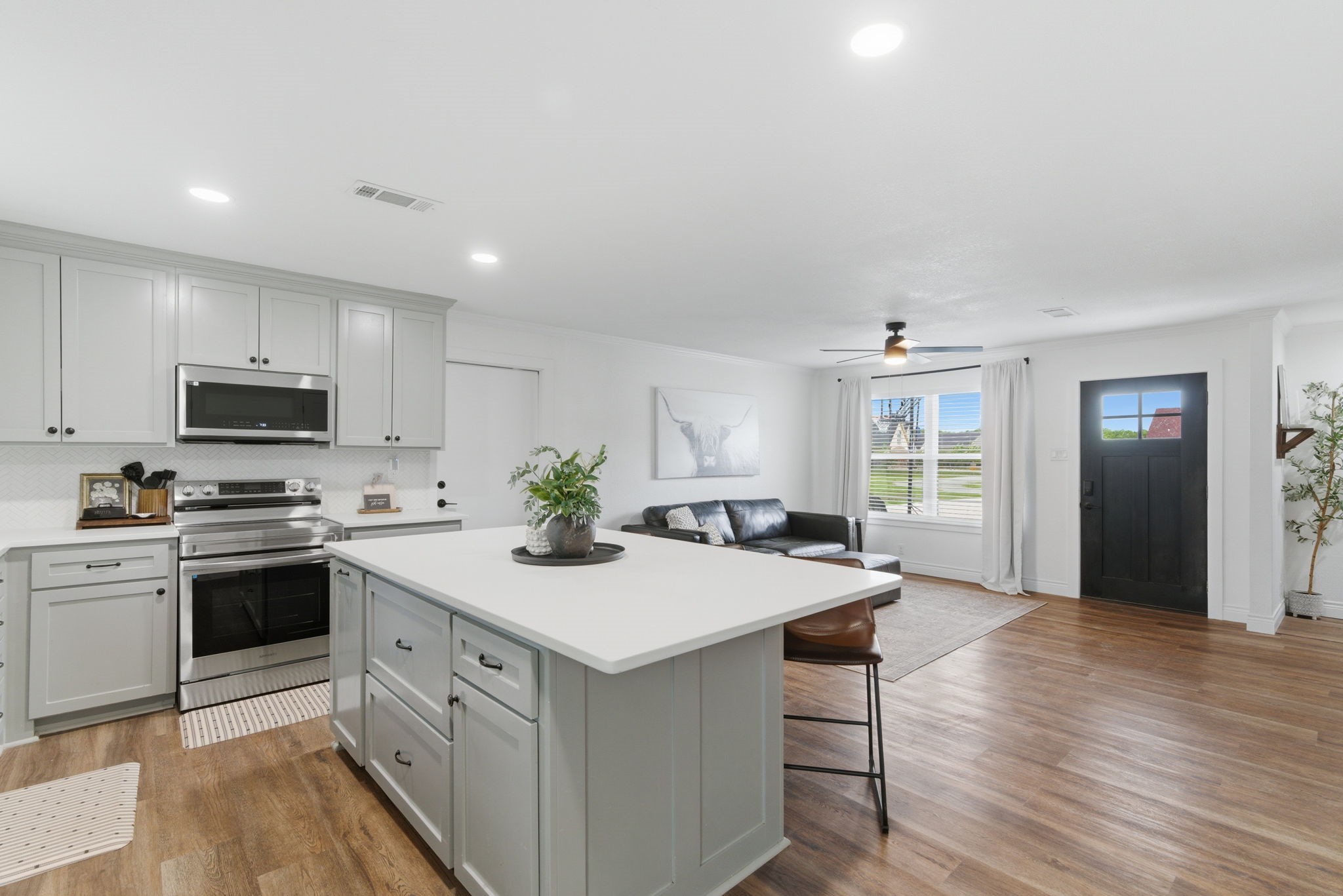 290 Old Spanish Trail Valley View TX 76272