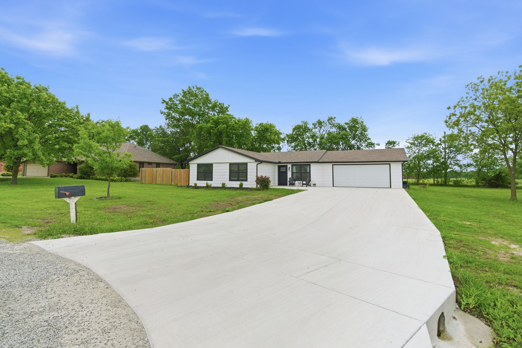 290 Old Spanish Trail Valley View TX 76272