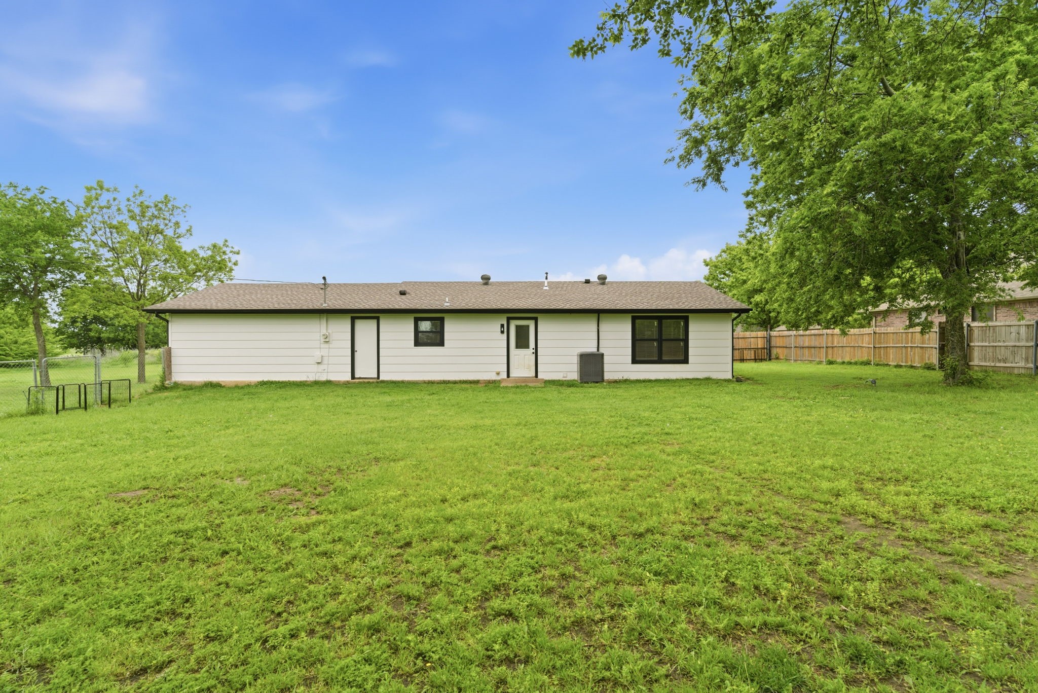 290 Old Spanish Trail Valley View TX 76272