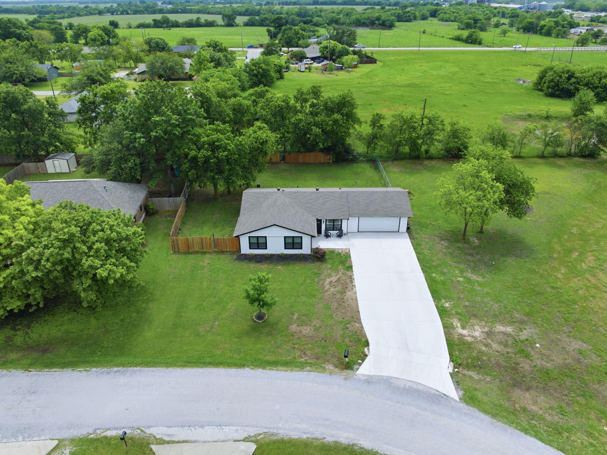 290 Old Spanish Trail Valley View TX 76272