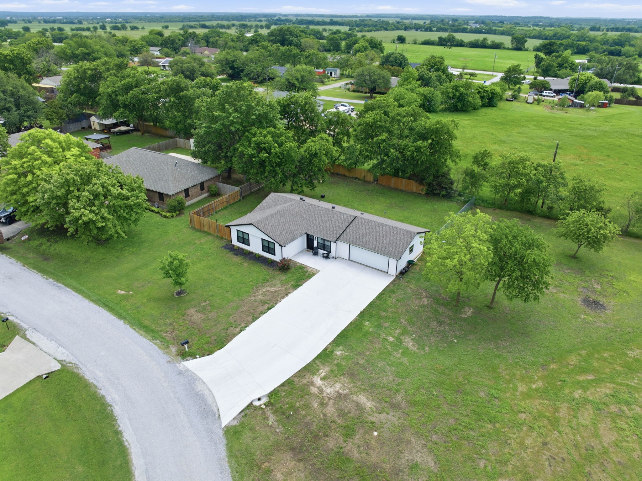 290 Old Spanish Trail Valley View TX 76272