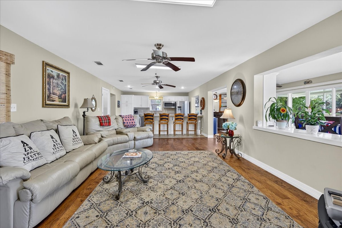 105 Bluewater Circle Mabank TX 75156