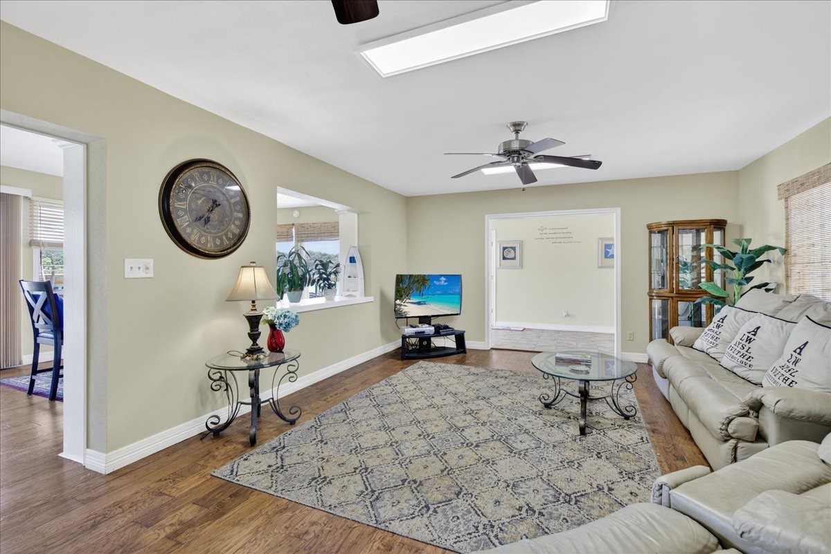105 Bluewater Circle Mabank TX 75156