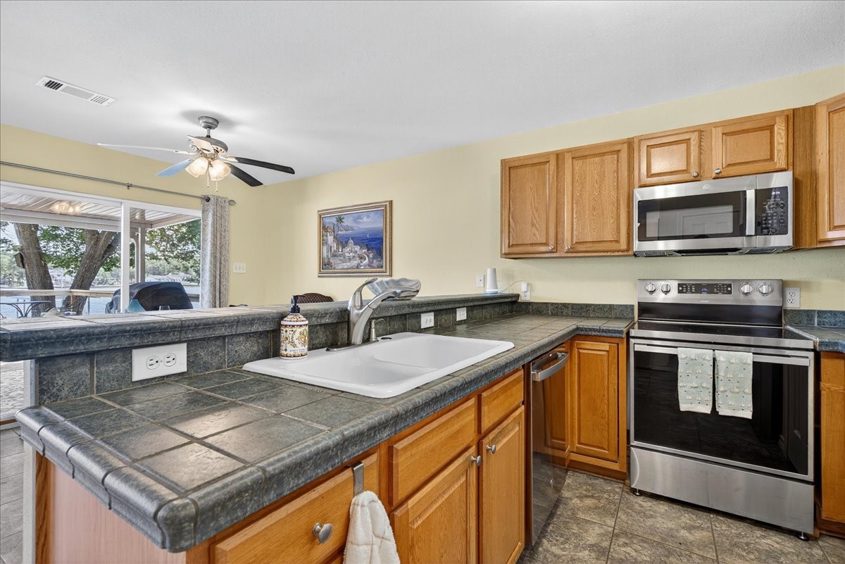 105 Bluewater Circle Mabank TX 75156