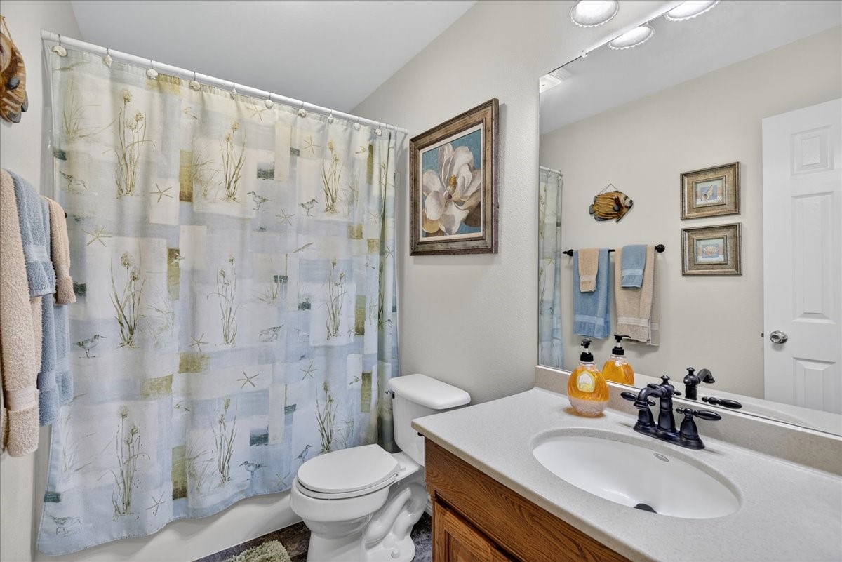 105 Bluewater Circle Mabank TX 75156