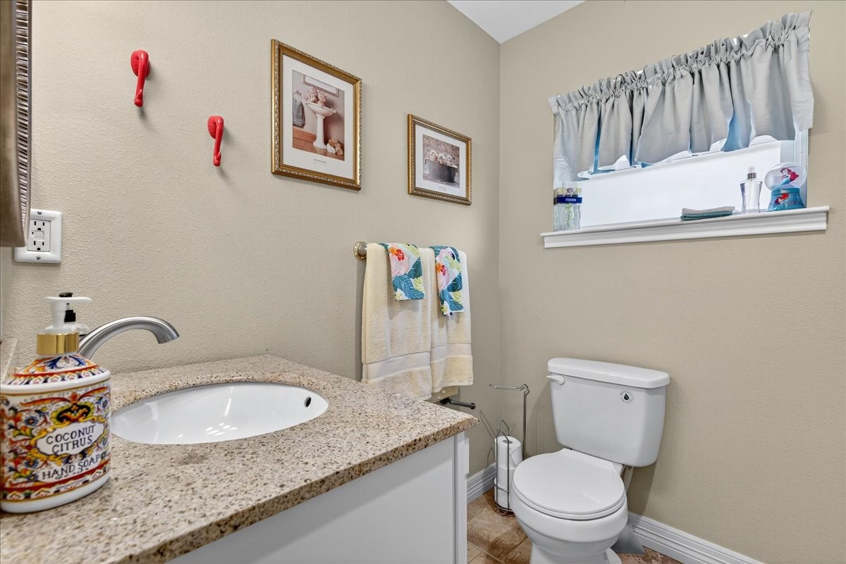 105 Bluewater Circle Mabank TX 75156