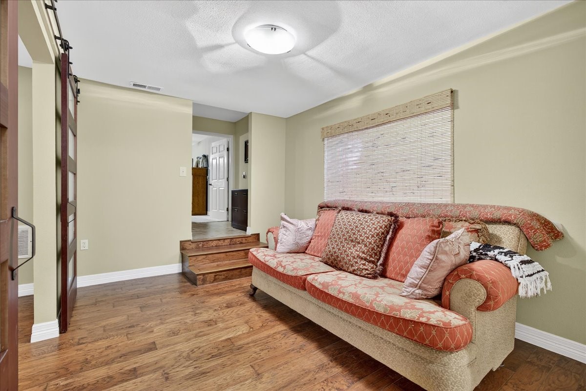 105 Bluewater Circle Mabank TX 75156