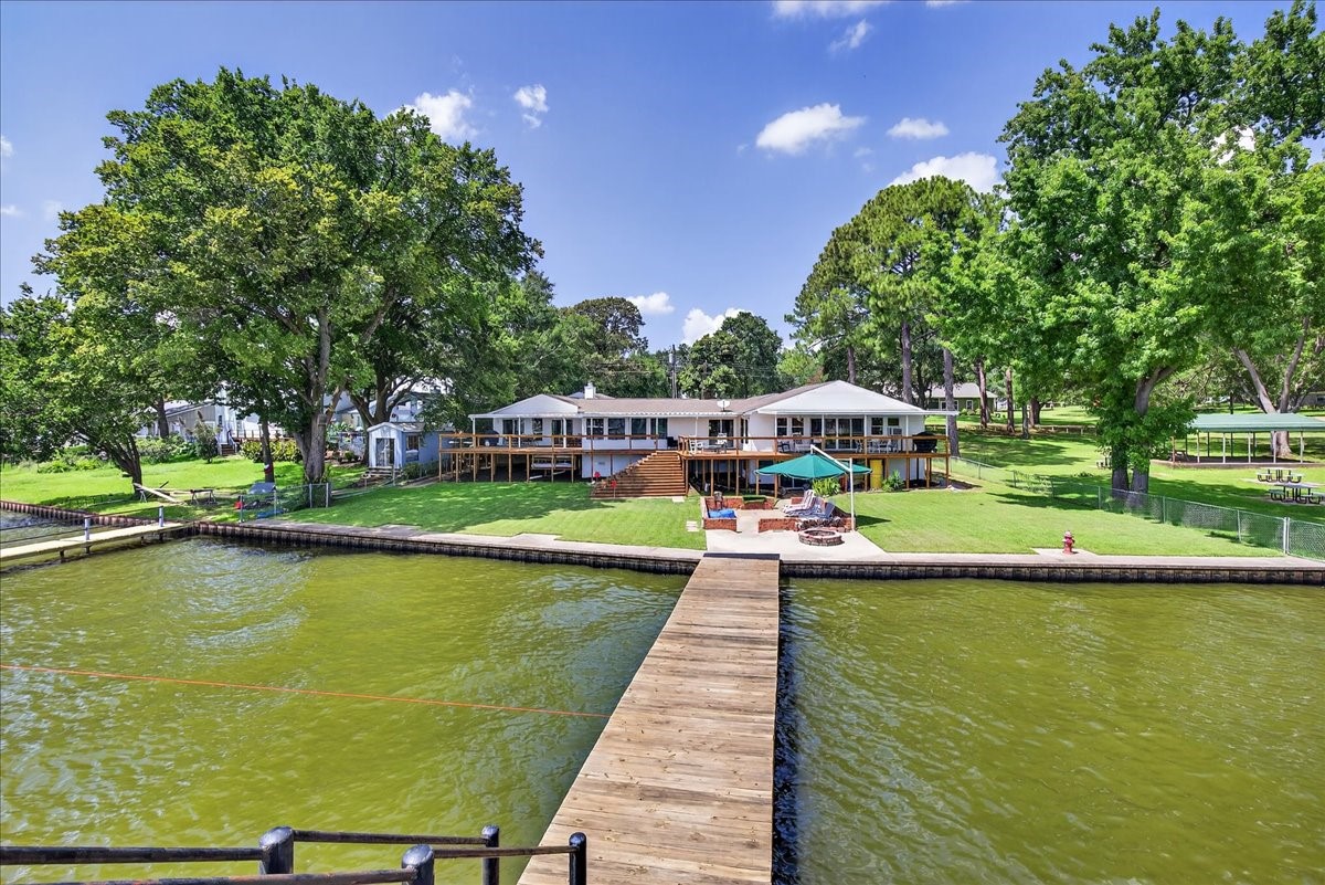 105 Bluewater Circle Mabank TX 75156